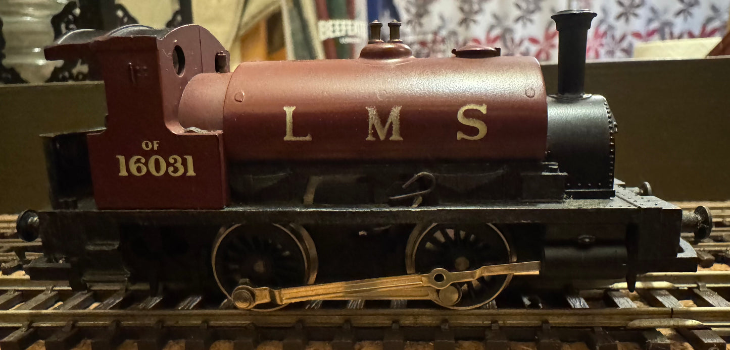 Hornby R691 (OO) Ex Caledonian Railway, 264 / 0F Class, No.16031 in Unlined London Midland & Scottish Railway Crimson Lake