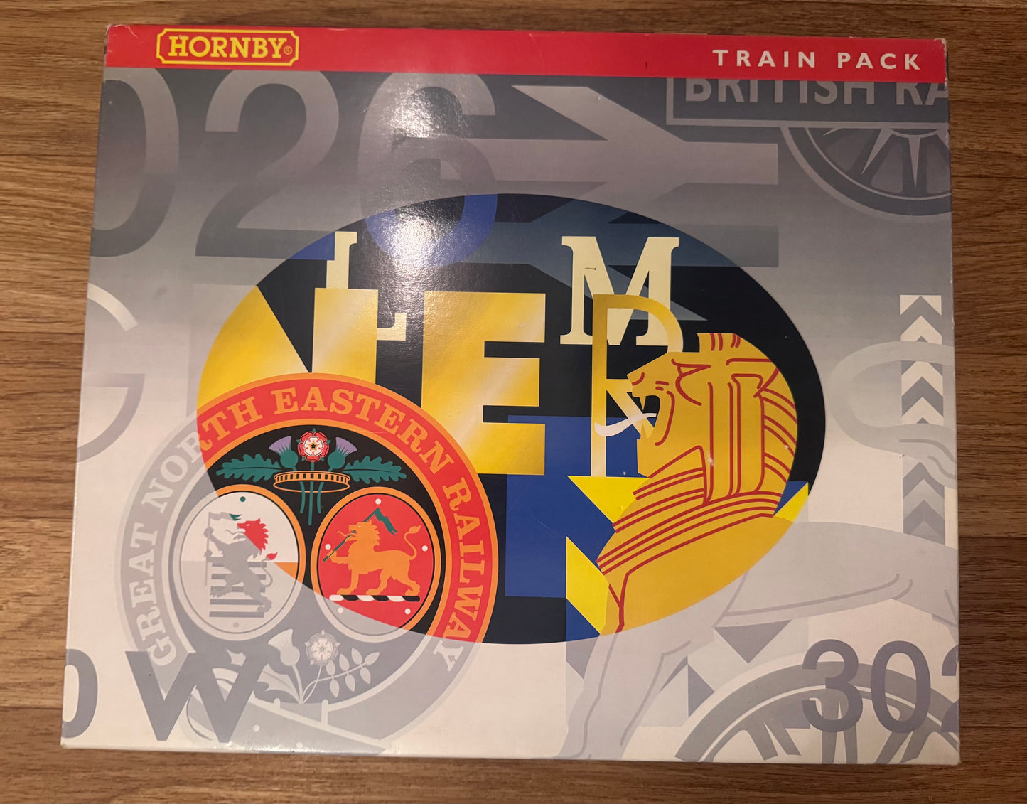 Hornby R2329M (OO) The Thames-Clyde Express, Train Pack. Special Edition No.1452 of 1500.