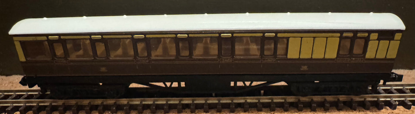 Graham Farish No. 0614 (N Gauge) Great Western Railway, 57ft Composite Brake Suburban No.276 in GWR Chocolate & Cream.