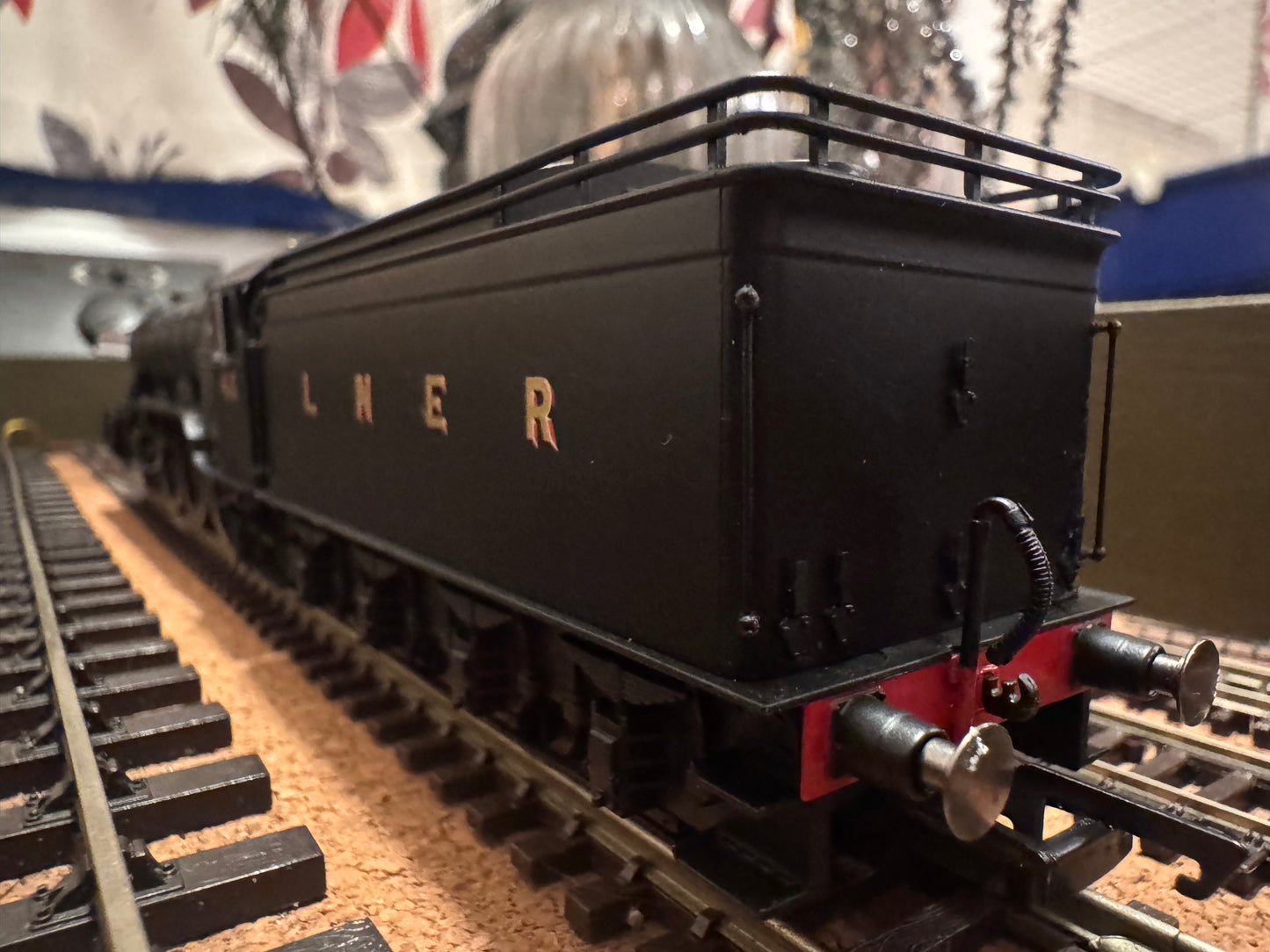 Hornby R30087 (OO) London North Eastern Railway A3 No.45 “Lemberg” in Post War LNER unlined black with Great Northern Railway Tender DCC Ready.