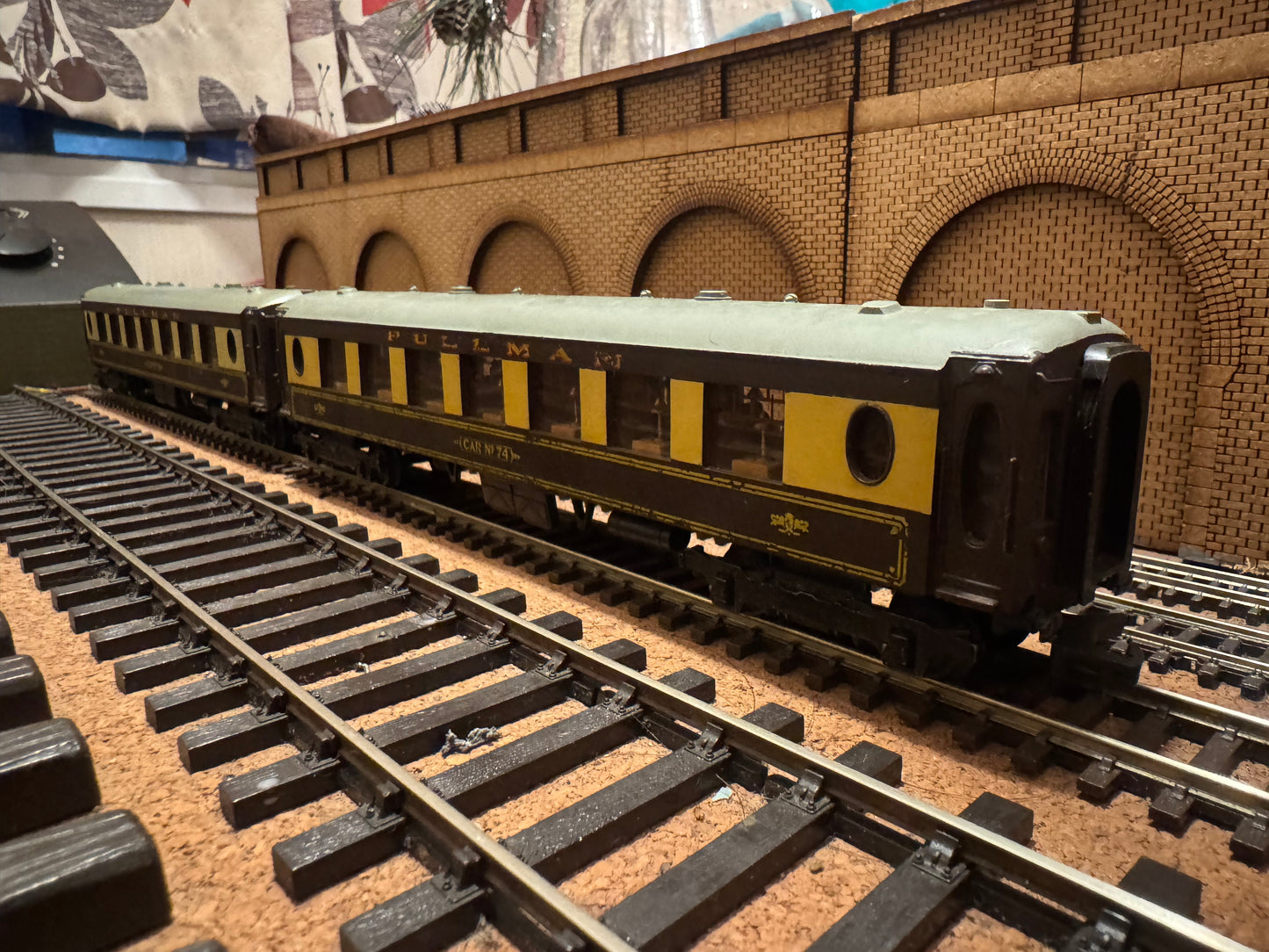 Hornby Dublo 4036 (OO) Pullman Class K, Second Class Parlour Car No.74.