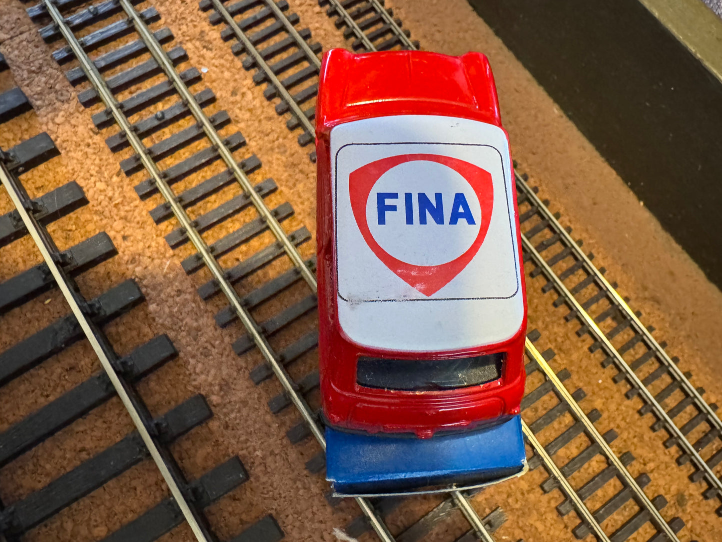 Corgi / FINA (O / 1:43) Austin Mini with FINA branding.
