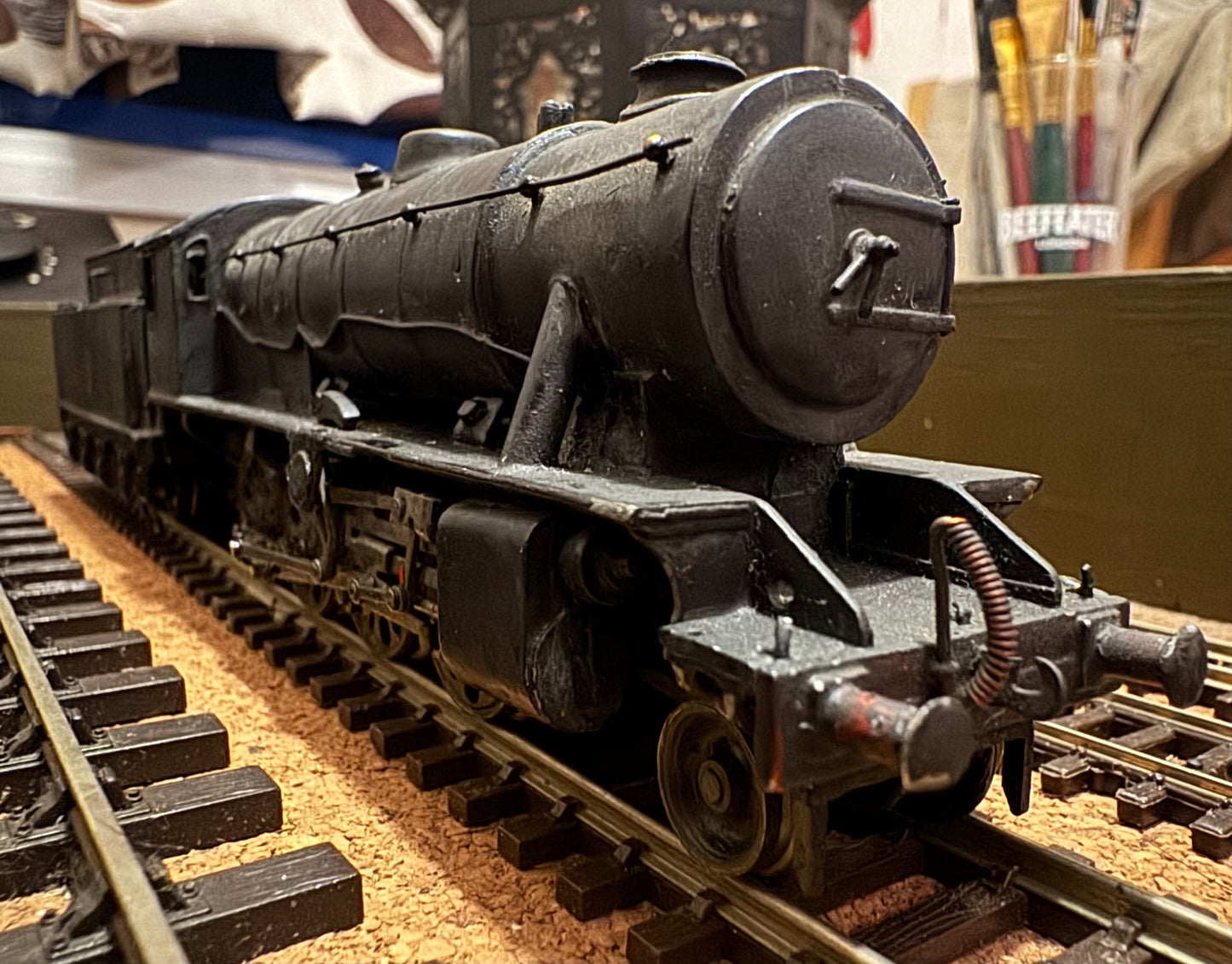 Cornard / Jouef (OO) Ex War Department / LNER O7 No.90062 in Weathered British Railway Black.