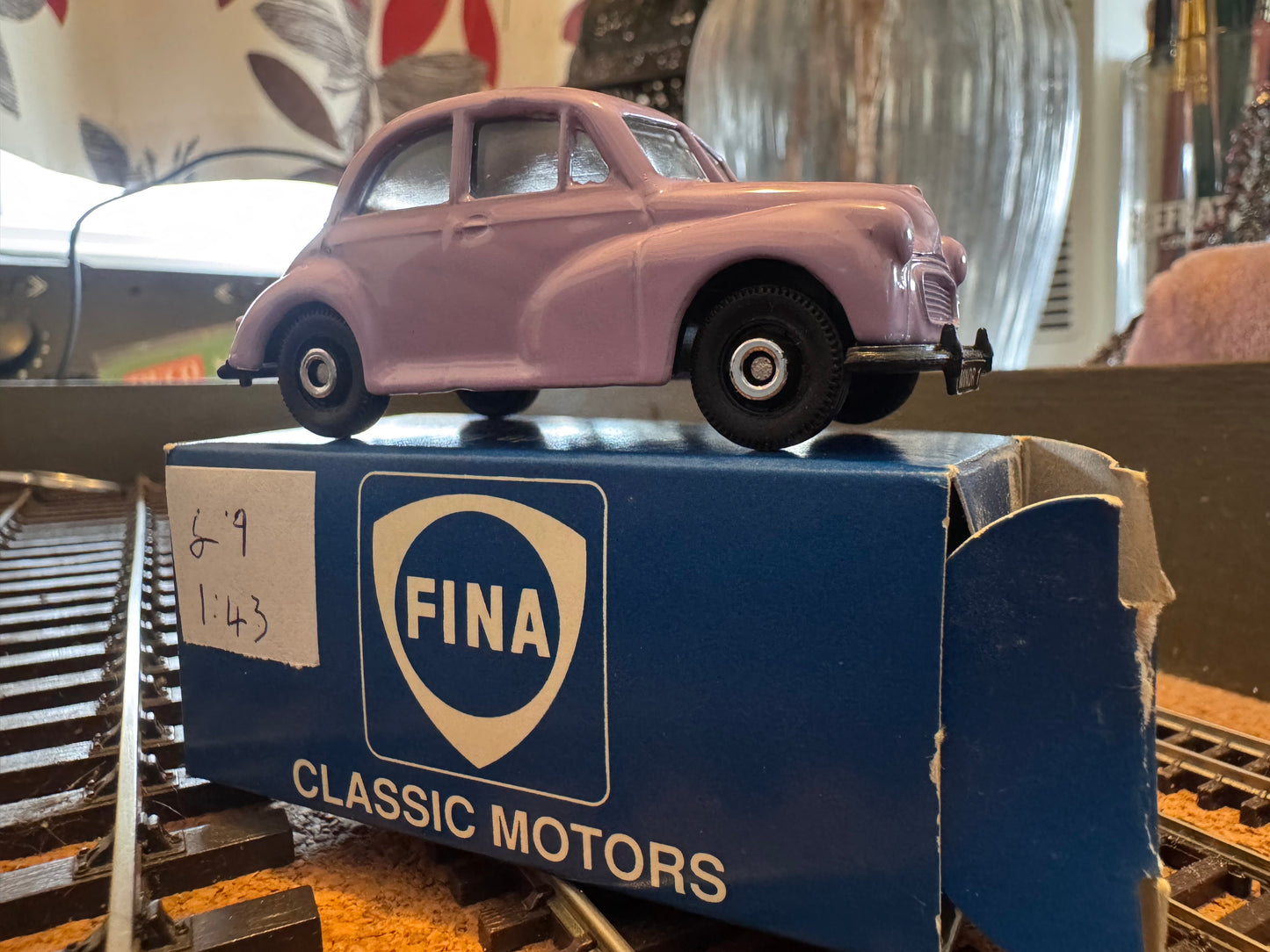 Corgi / FINA (O / 1:43) Morris Minor
