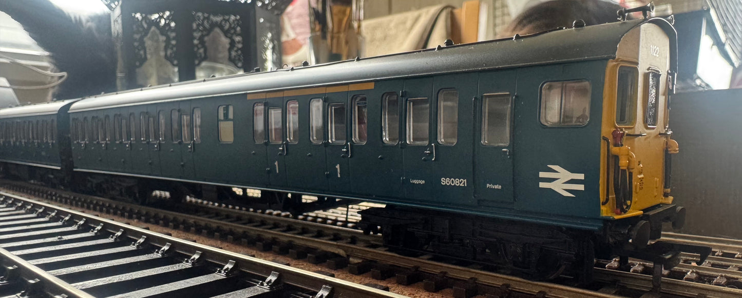 Bachmann 31-238ZDS (OO) British Railways, Class 205 2-H ‘Thumper’ DEMU No.1122 in Pre TOPS British Rail Blue. DCC Sound Fitted