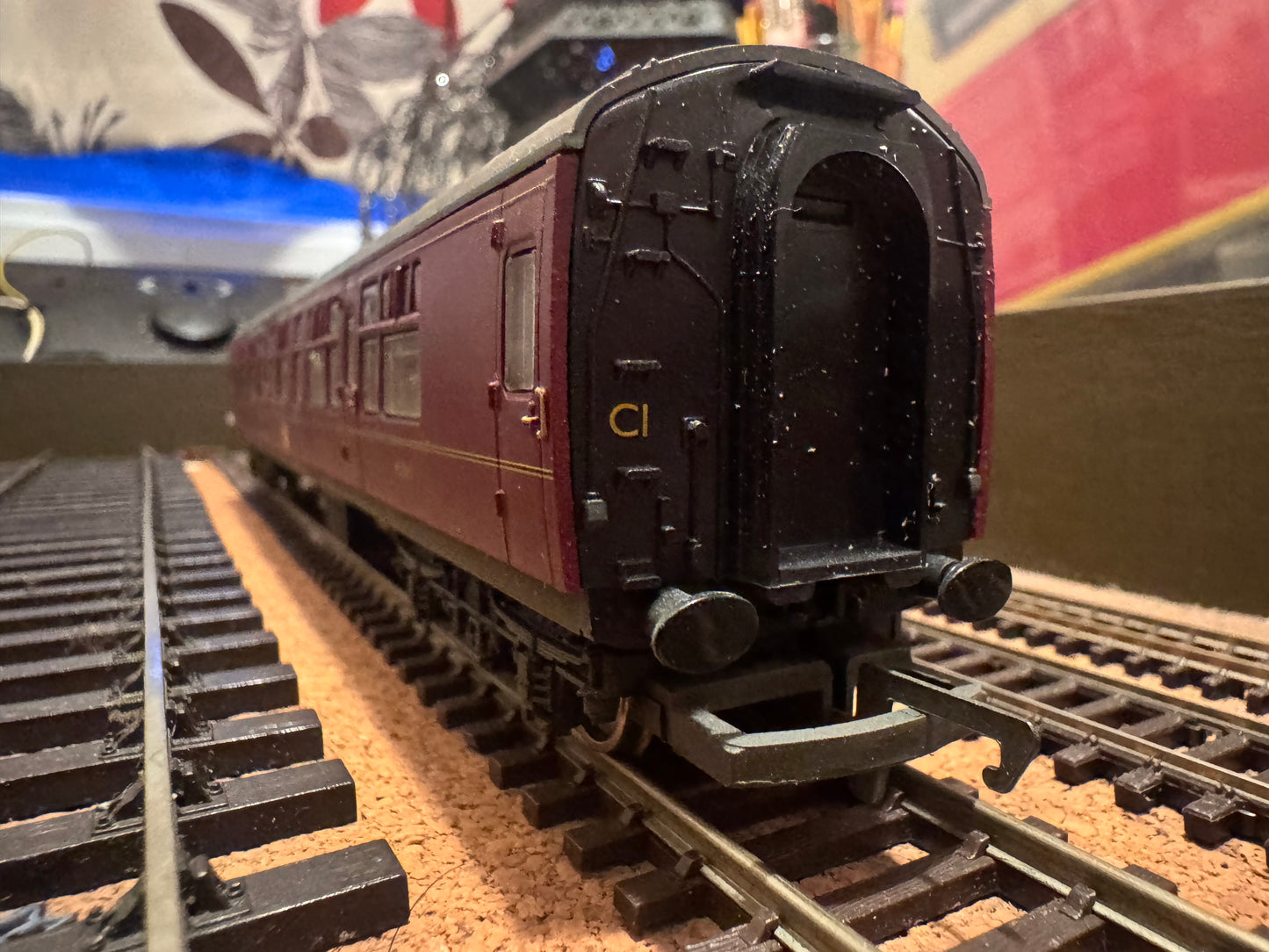 Hornby R2329M (OO) The Thames-Clyde Express, Train Pack. Special Edition No.1452 of 1500.