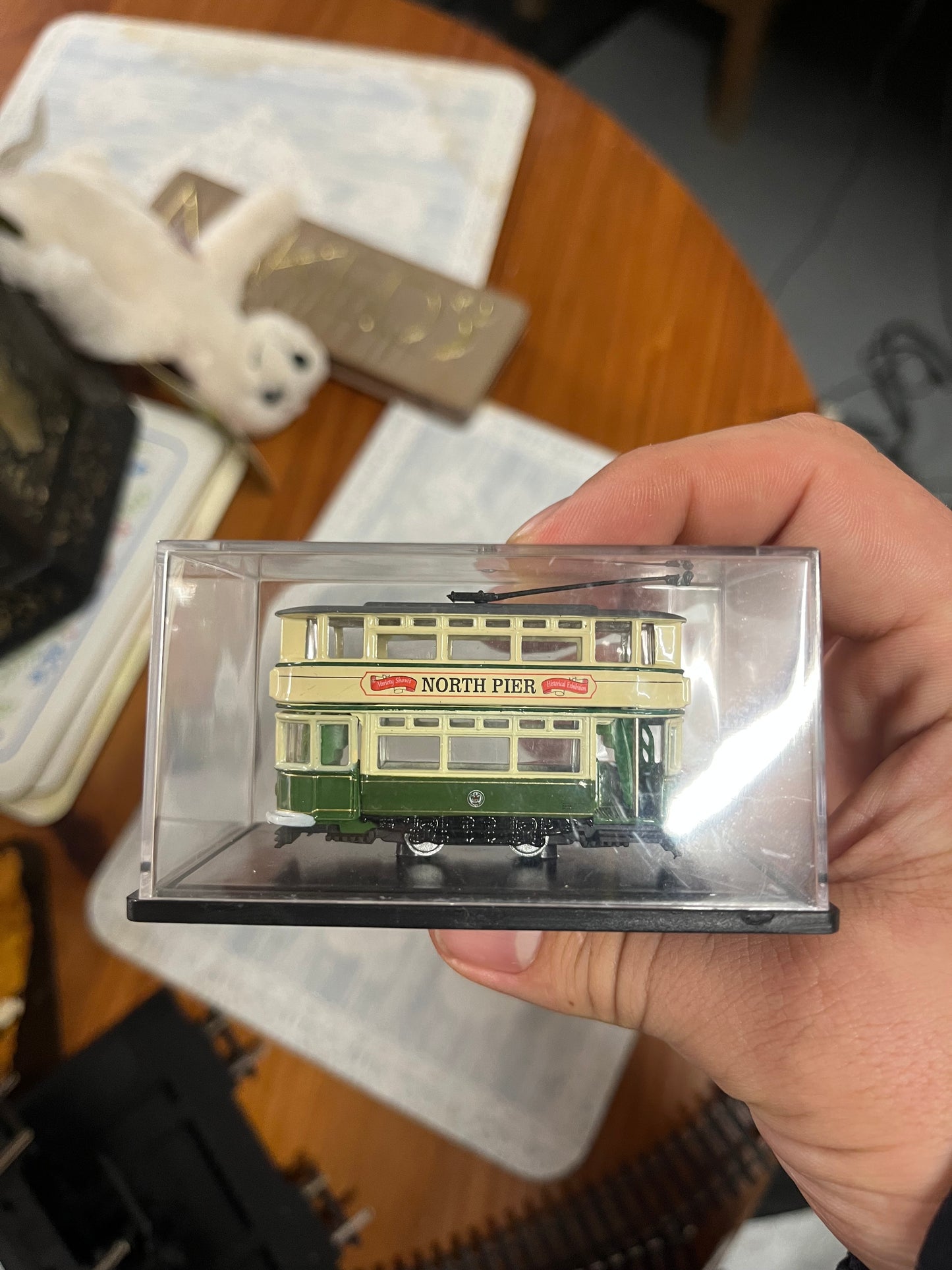 Oxford Diecast, (N-Gauge / 1:148 scale), Dick Kerr Closed Body 4 wheel Tram, No.147 in Blackpool Tramway Cream and Green.