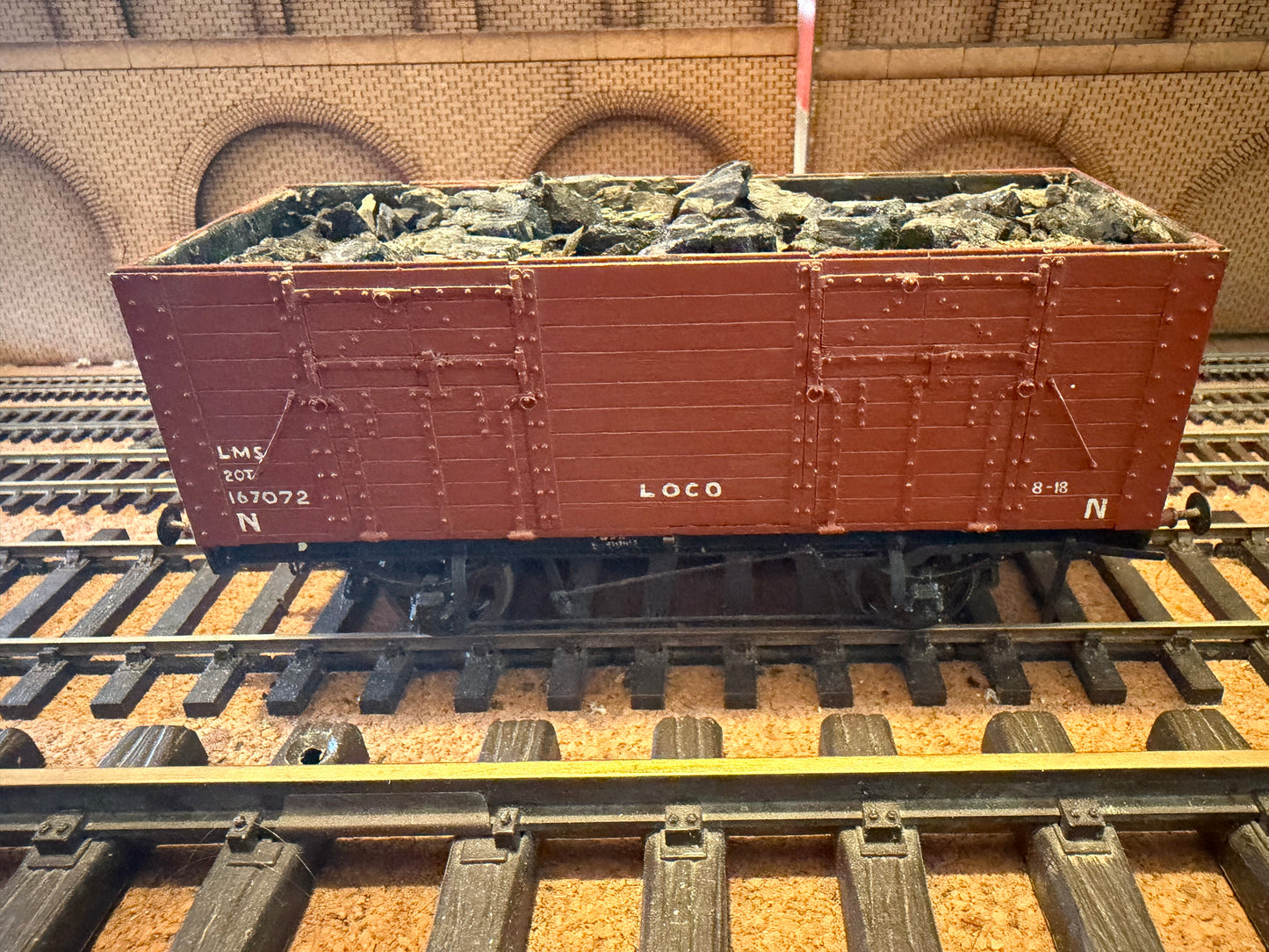 Peco / Unknown (O Gauge) London Midland & Scottish Railway, Long Wheel Base 20T Ten Plank Coal Wagon No.167072 in Red Oxide with Loco Fleet Marking
