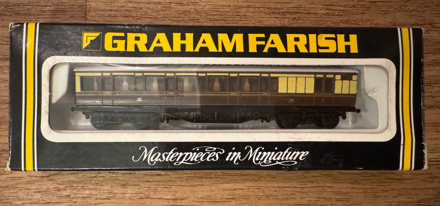 Graham Farish No. 0614 (N Gauge) Great Western Railway, 57ft Composite Brake Suburban No.276 in GWR Chocolate & Cream.