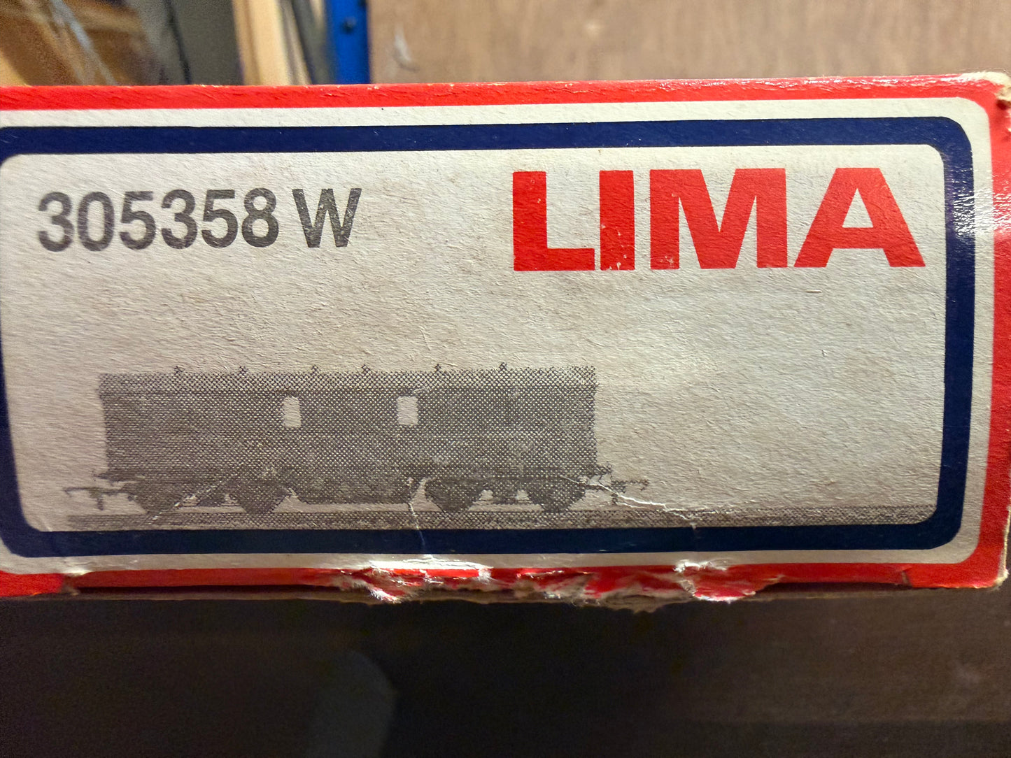 Lima 305358W (OO) London Midland & Scottish Railway Bogie Van No.37762 in LMS Crimson