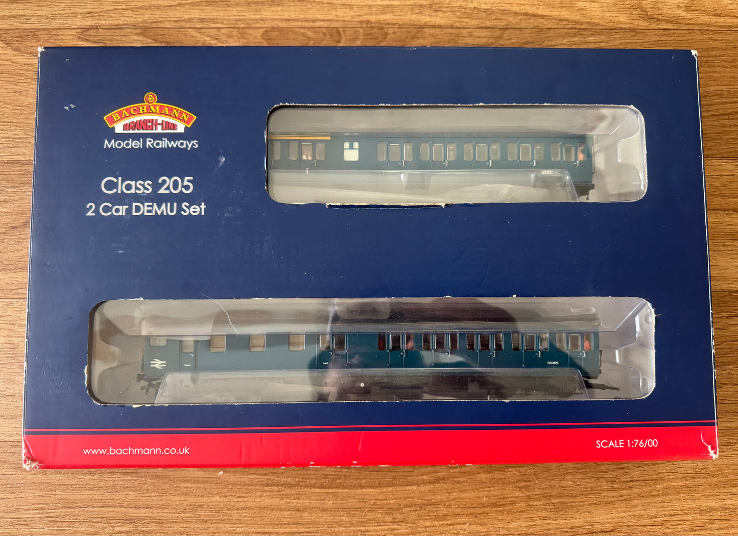 Bachmann 31-238ZDS (OO) British Railways, Class 205 2-H ‘Thumper’ DEMU No.1122 in Pre TOPS British Rail Blue. DCC Sound Fitted