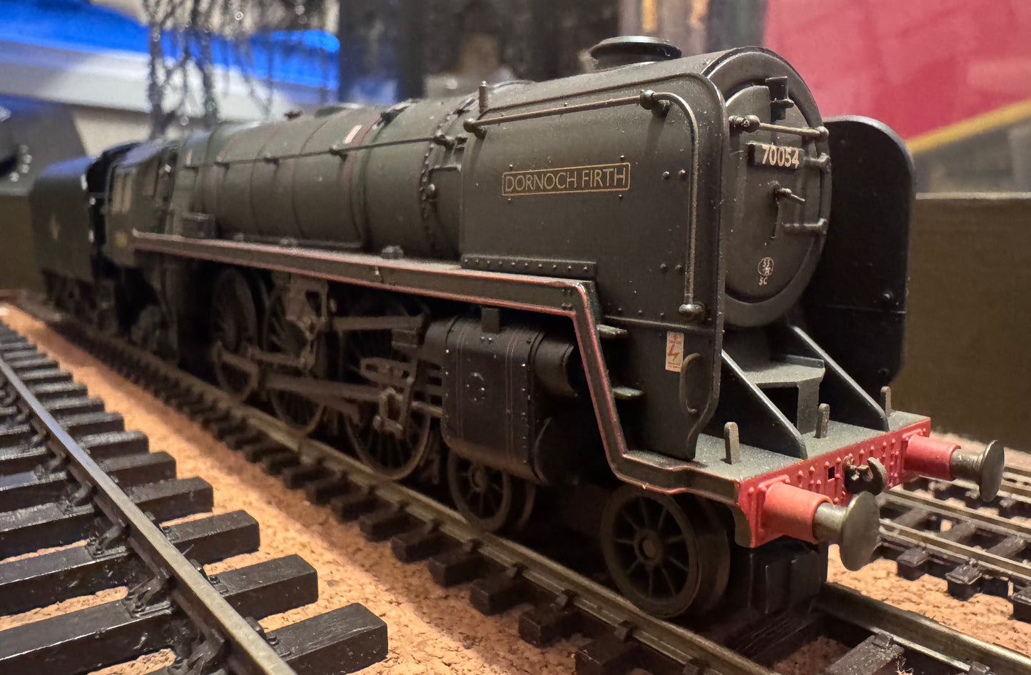 Hornby R2329M (OO) The Thames-Clyde Express, Train Pack. Special Edition No.1452 of 1500.