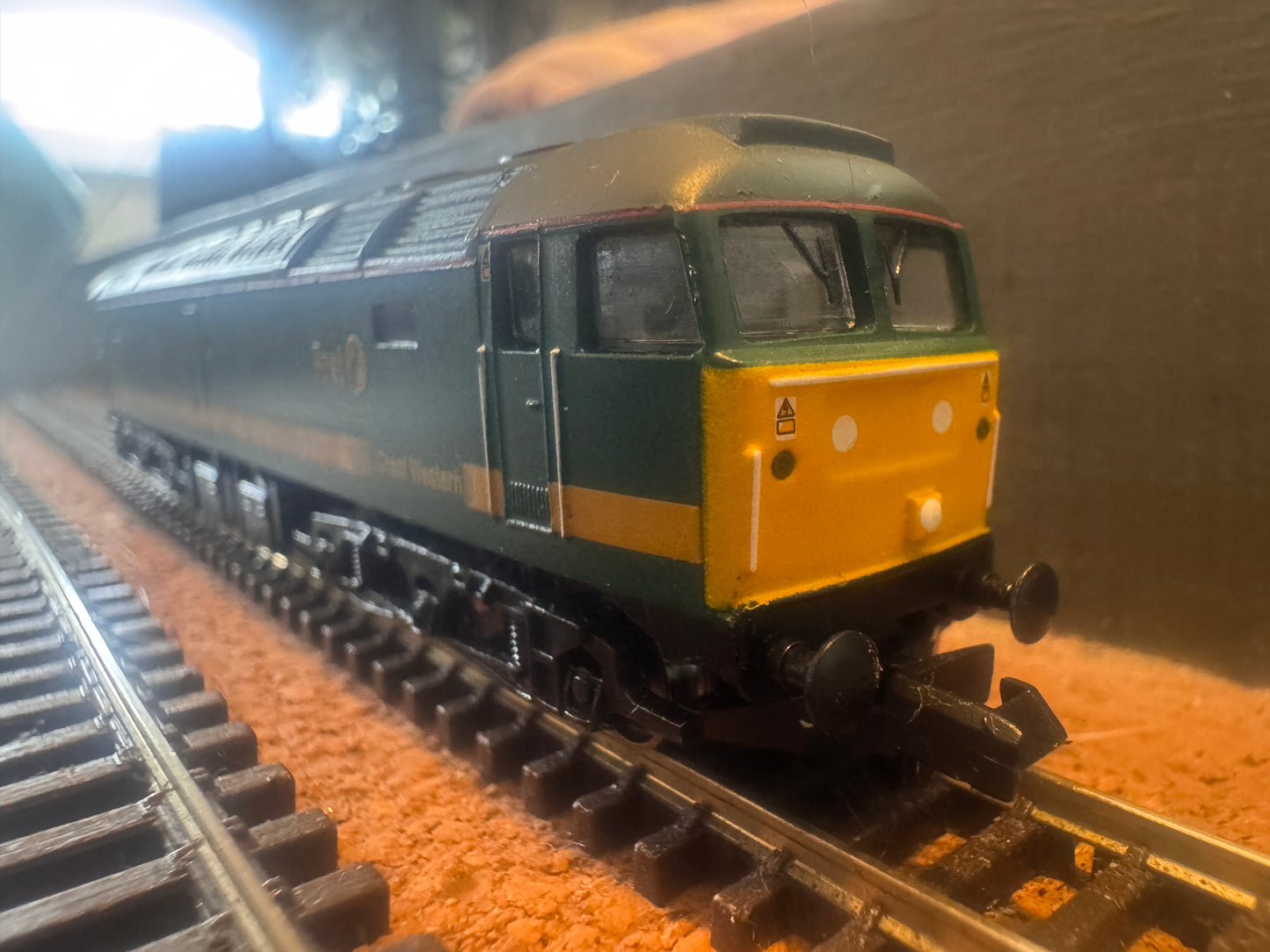 Graham Farish 371226 (N Gauge) Ex British Railways, Class 47/8 No.47832 “Tamar” in First Great Western Green Livery