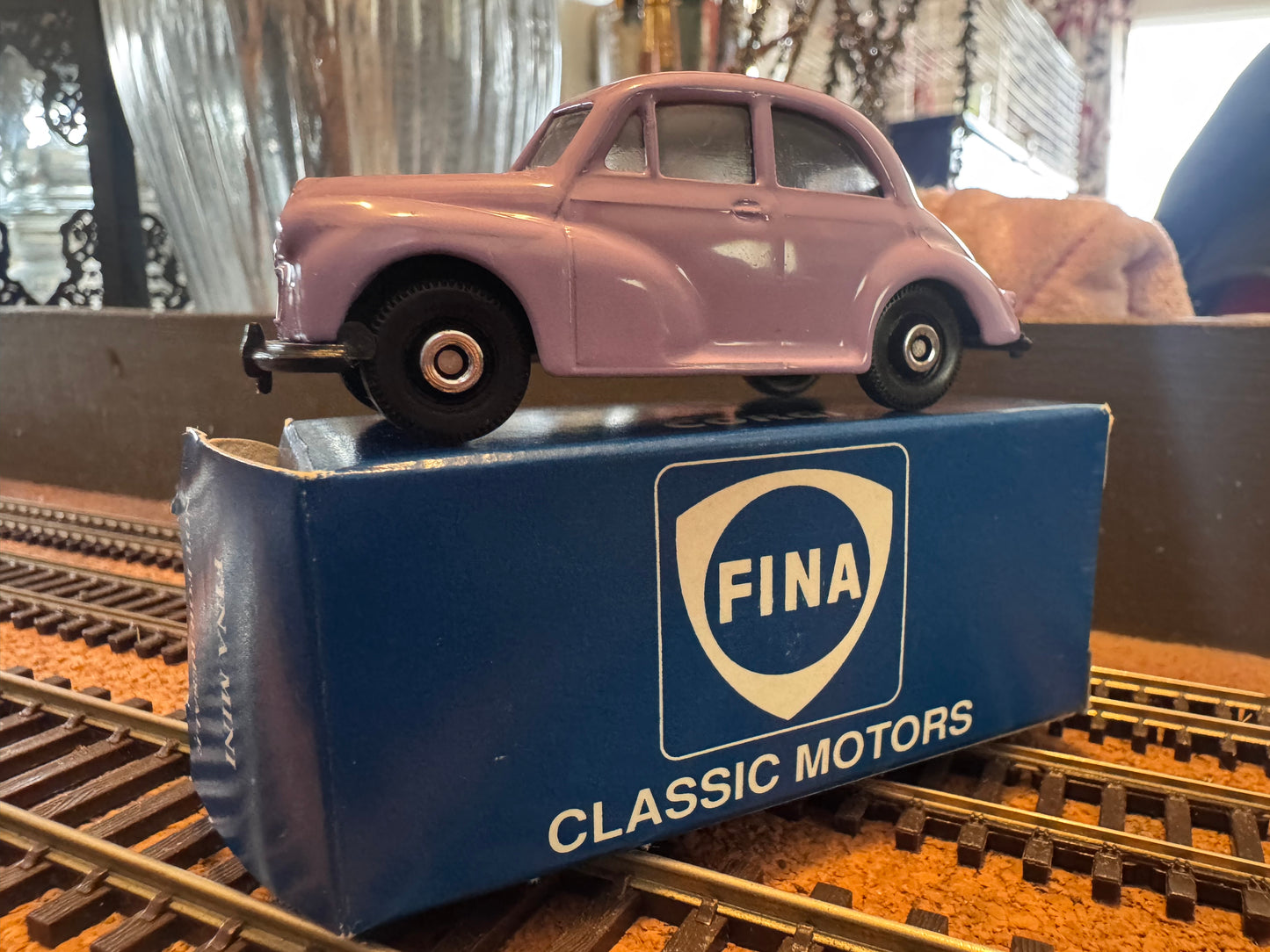 Corgi / FINA (O / 1:43) Morris Minor