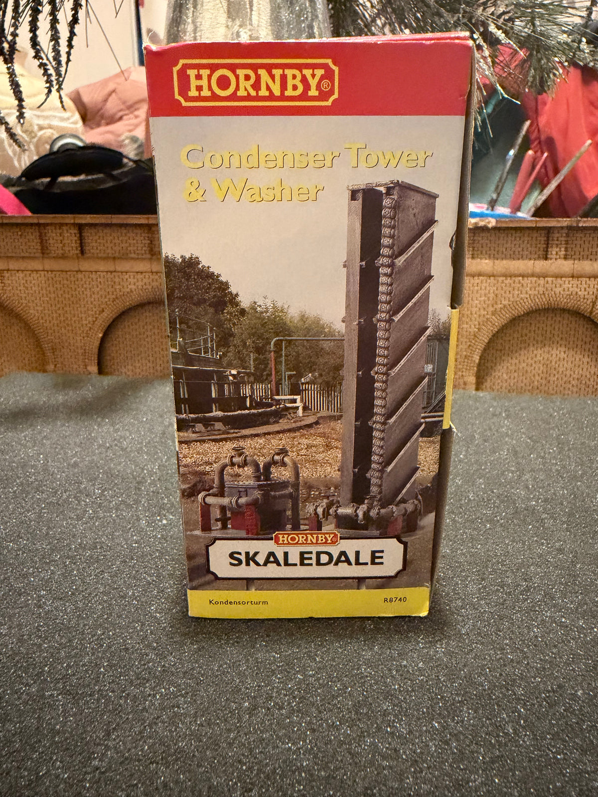 Hornby Skaledale R8740 (OO) Gas Works Condenser Tower & Washer