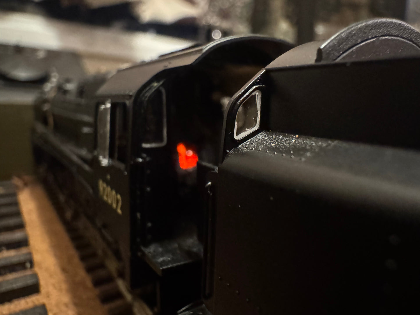Hornby R30132 (OO) British Railways Standard 9F, No.92002 in BR Unlined Black & Early Crest. DCC Ready. (Shed Allocation, 86A Ebbw Junction)