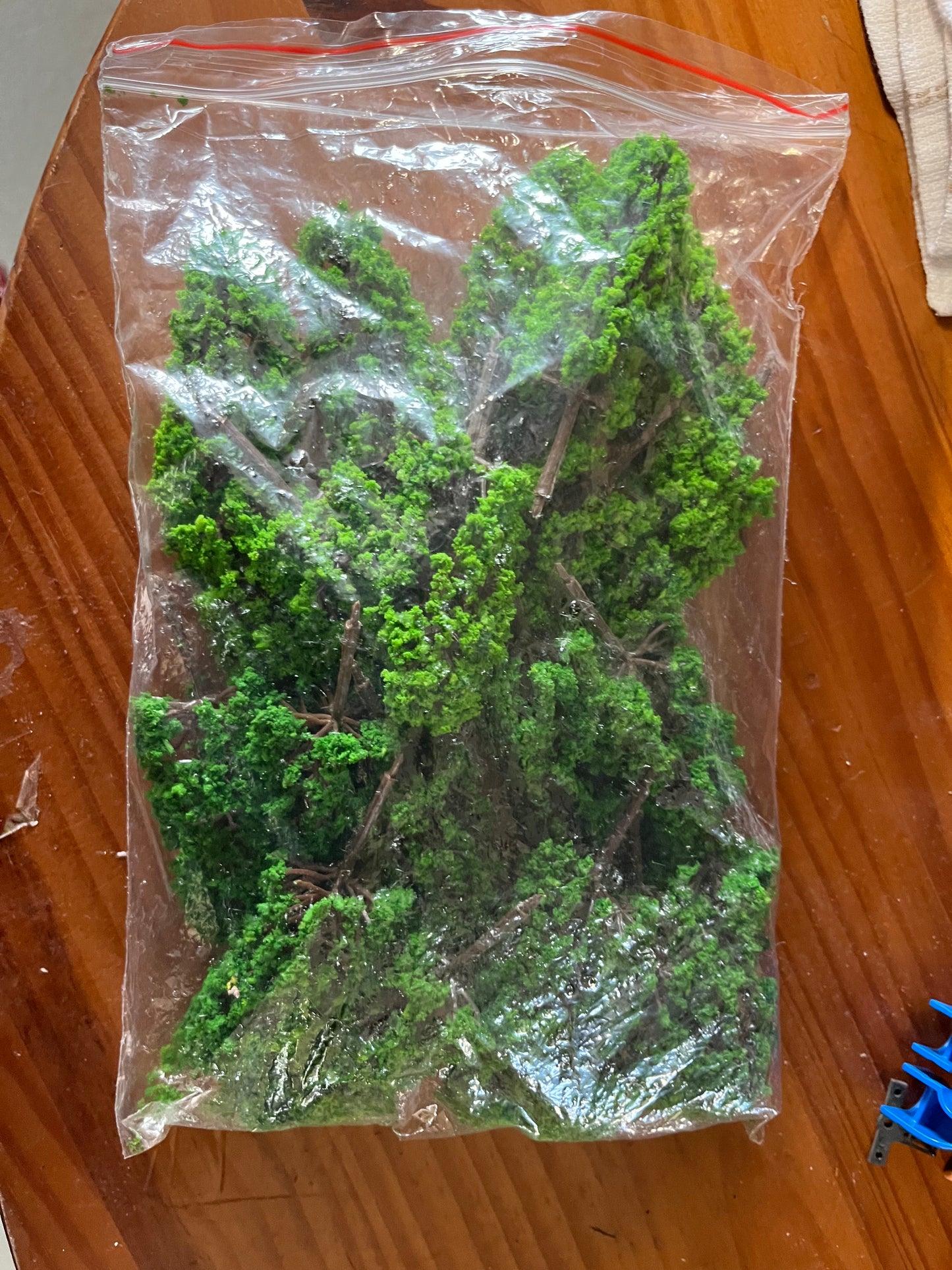 N / Z Gauge, Approximately x20 Trees (manufacturer unknown)