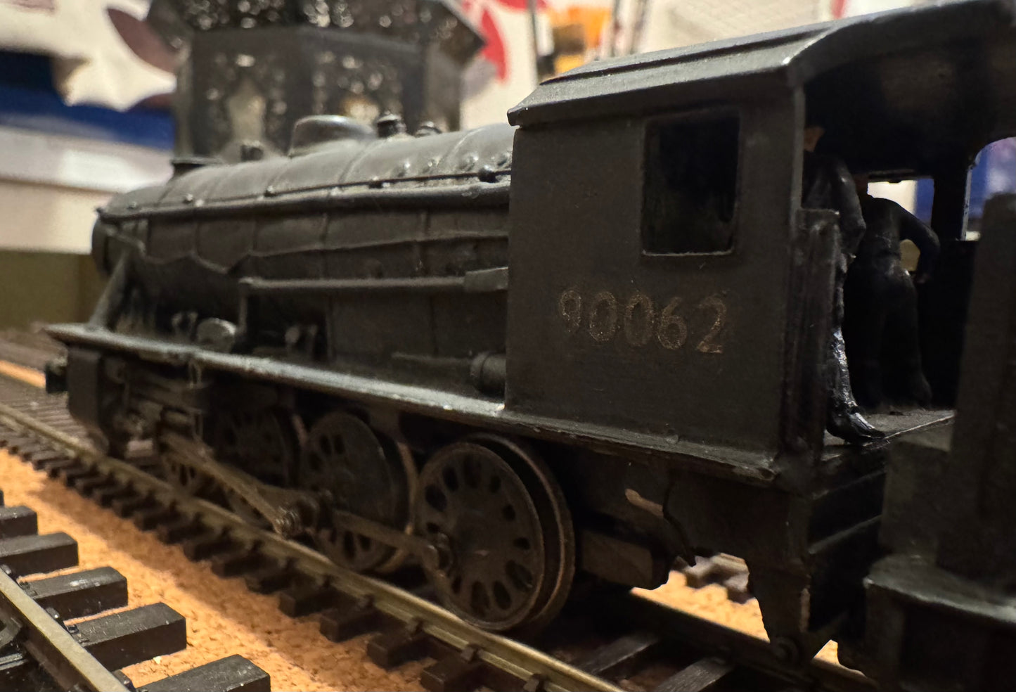 Cornard / Jouef (OO) Ex War Department / LNER O7 No.90062 in Weathered British Railway Black.