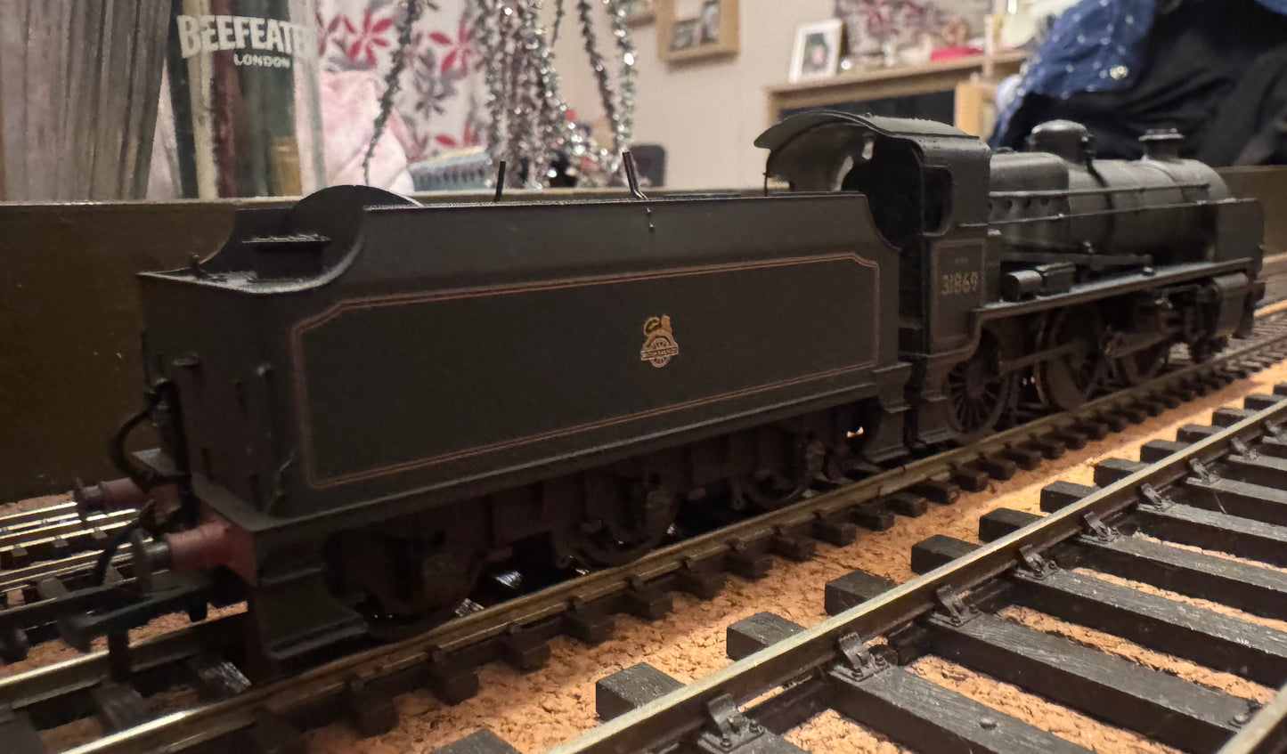 Bachmann 32-165DC (OO) Ex SR, Maunsell N Class ‘Mongolipers’ No.31869 in Weathered British Railways Lined Black, (Shed Code 75B, Redhill Depot). DCC Fitted