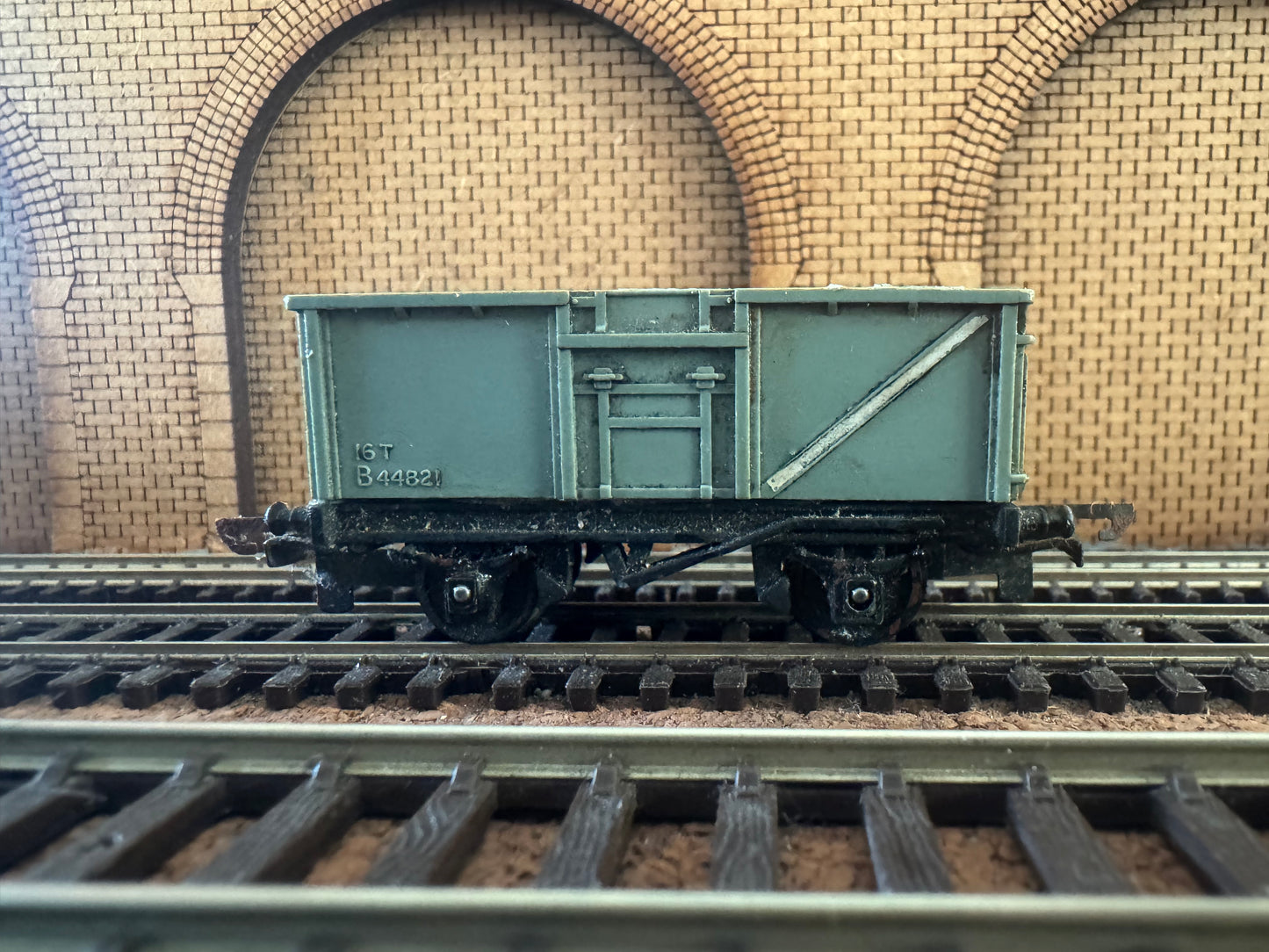 Tri-ang T.70 (TT) British Railways 16T Mineral Wagon No.44821 in BR Grey