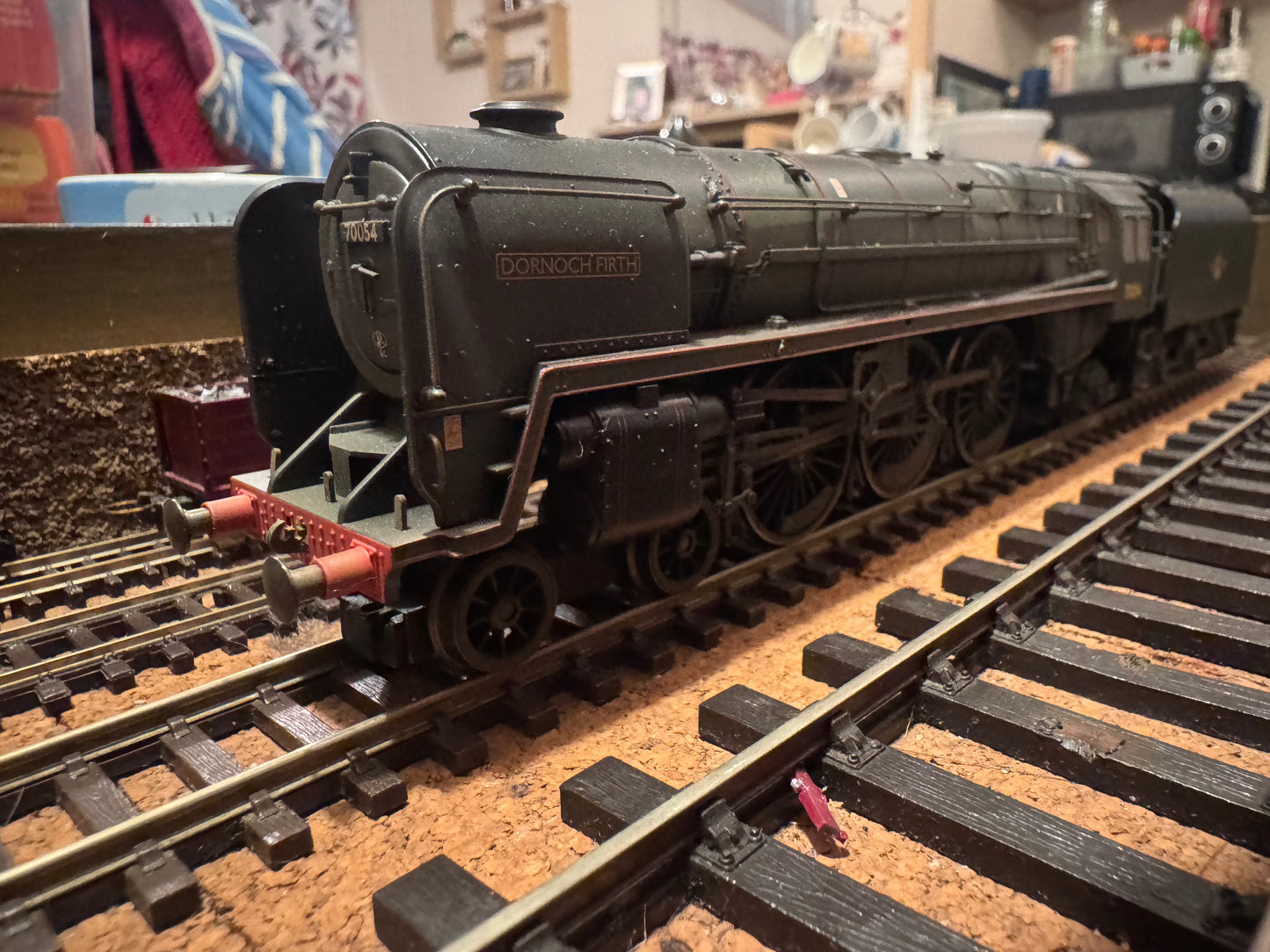 Hornby R2329M (OO) The Thames-Clyde Express, Train Pack. Special Edition No.1452 of 1500.