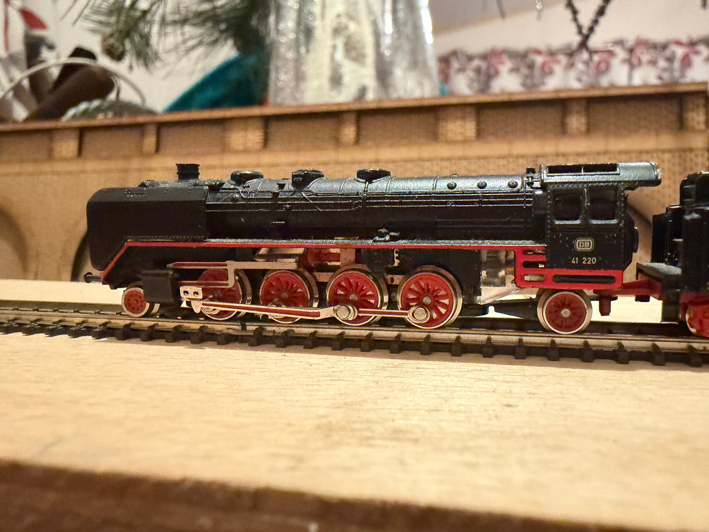 Marklin 8827 (Z) DB Class BR 41 No.41 220 in DB Black