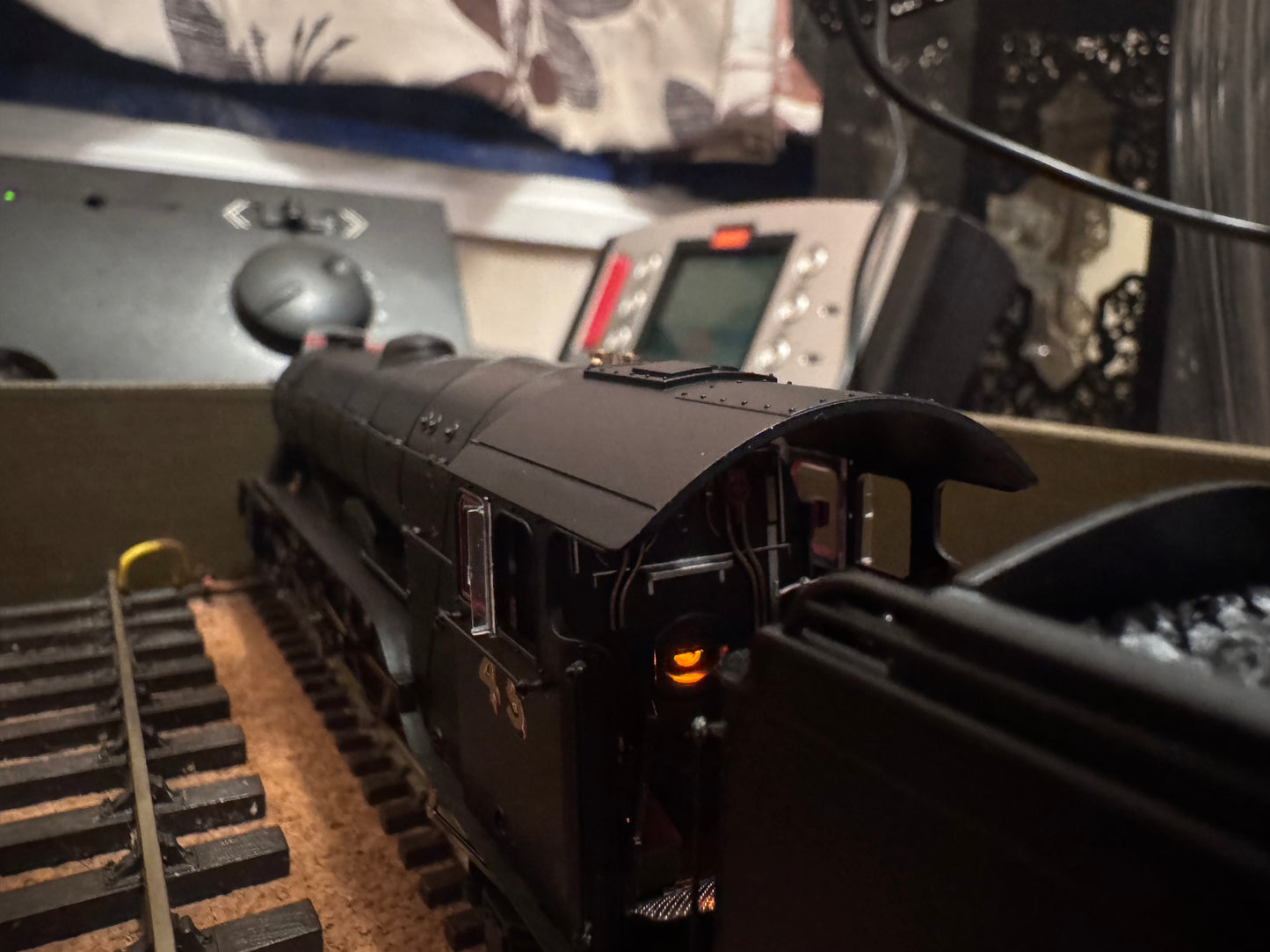 Hornby R30087 (OO) London North Eastern Railway A3 No.45 “Lemberg” in Post War LNER unlined black with Great Northern Railway Tender DCC Ready.
