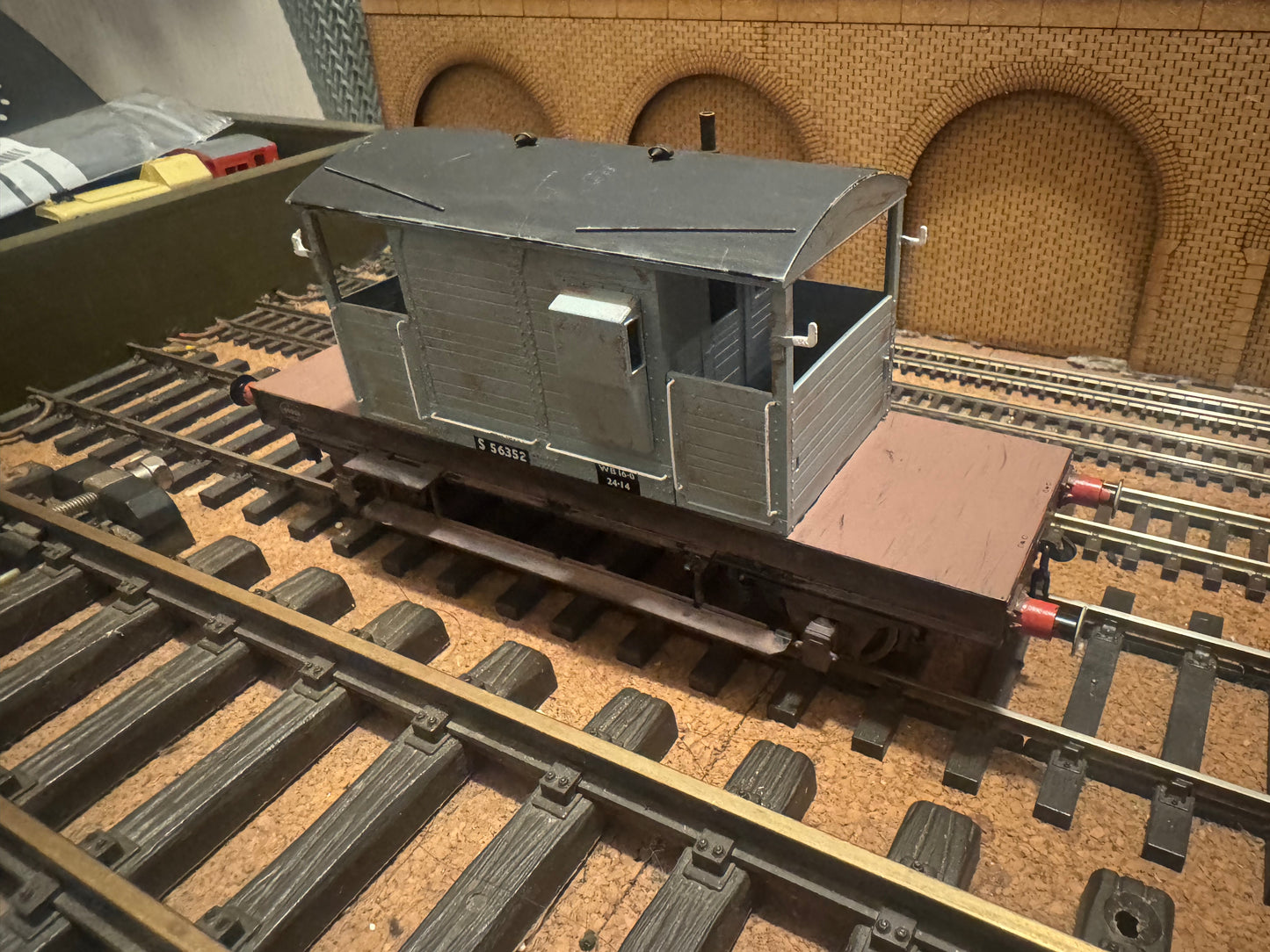 Dapol 7F-100-102 (O) EX SR 25T ‘Pill Box’ Brake Van No.S56352 in Weathered and British Railway Grey