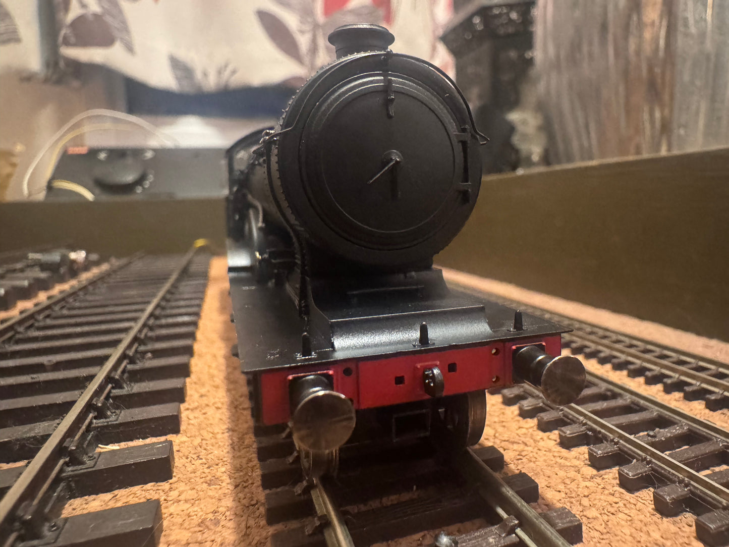 Hornby R3235 (OO) EX GER / LNER D16 ’Super Claud’ No.E2524 in LNER / British Railways change over unlined Black. DCC Ready.