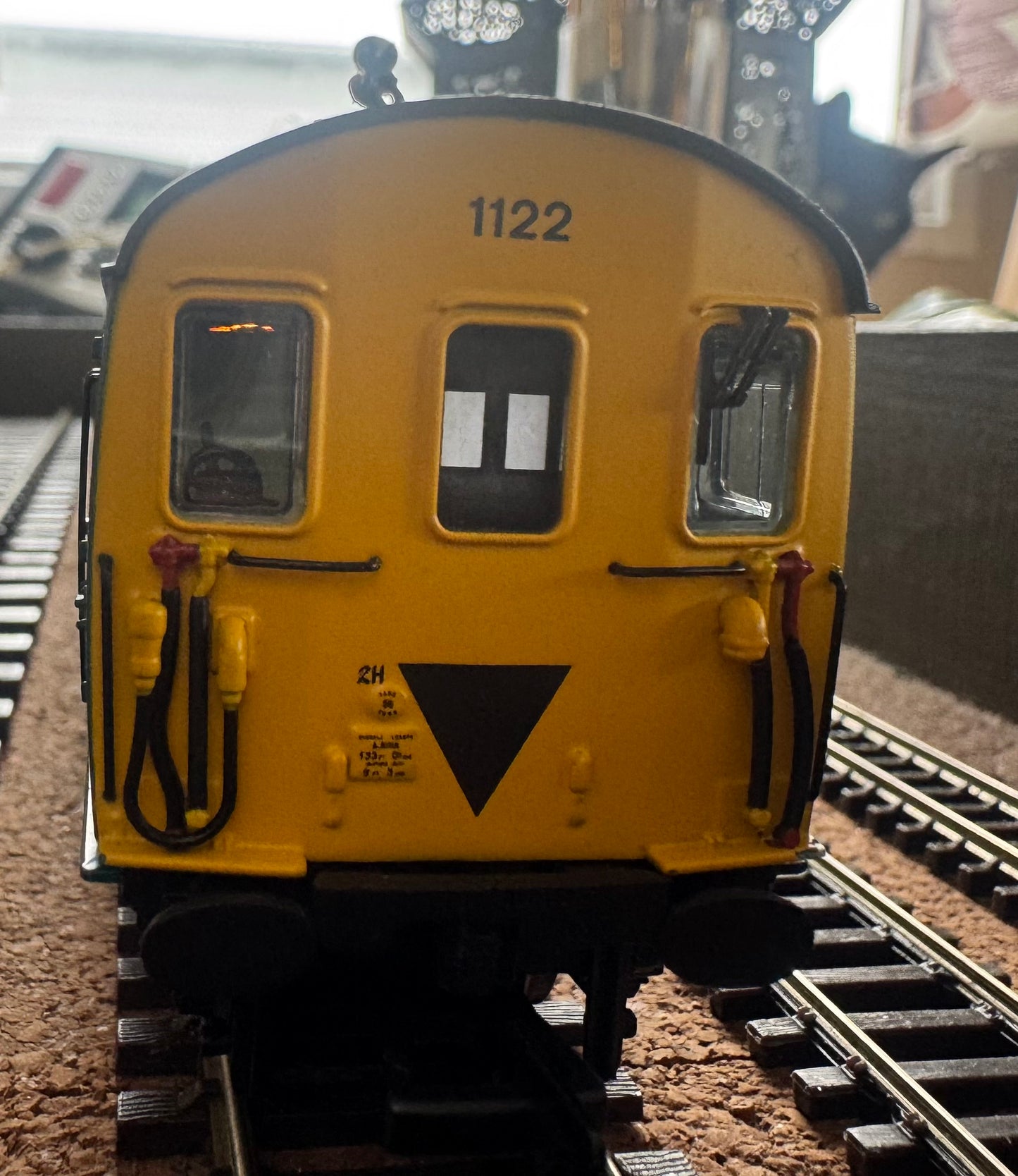 Bachmann 31-238ZDS (OO) British Railways, Class 205 2-H ‘Thumper’ DEMU No.1122 in Pre TOPS British Rail Blue. DCC Sound Fitted