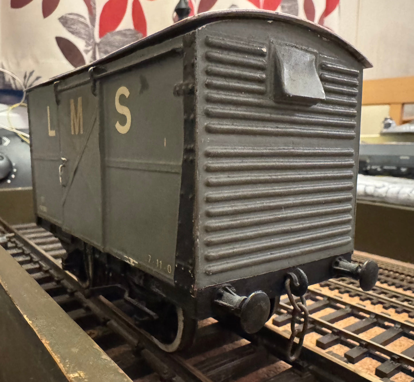 Tenmille (Gauge 1) London Midland & Scottish Railway 12 Ton Slide Door Ventilated Van, No.187085 in LMS Grey.