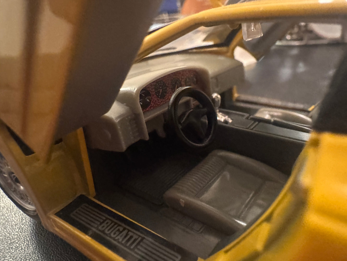 Bburago 0535 (1:24) Bugatti EB 110