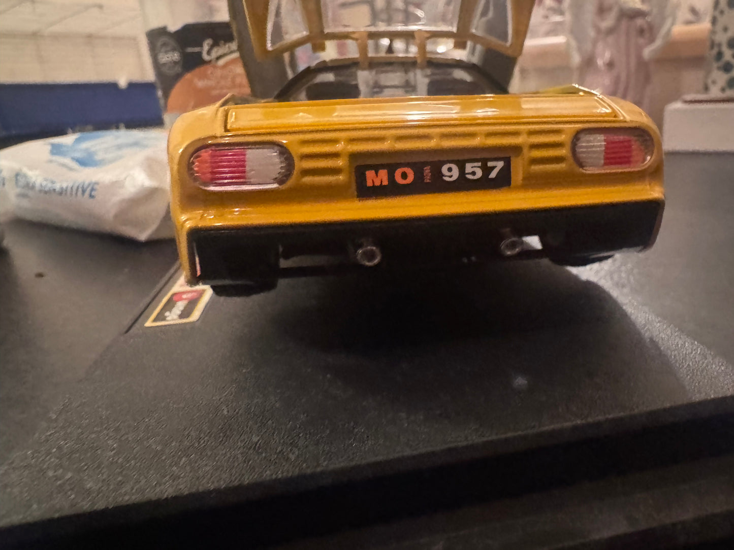 Bburago 0535 (1:24) Bugatti EB 110