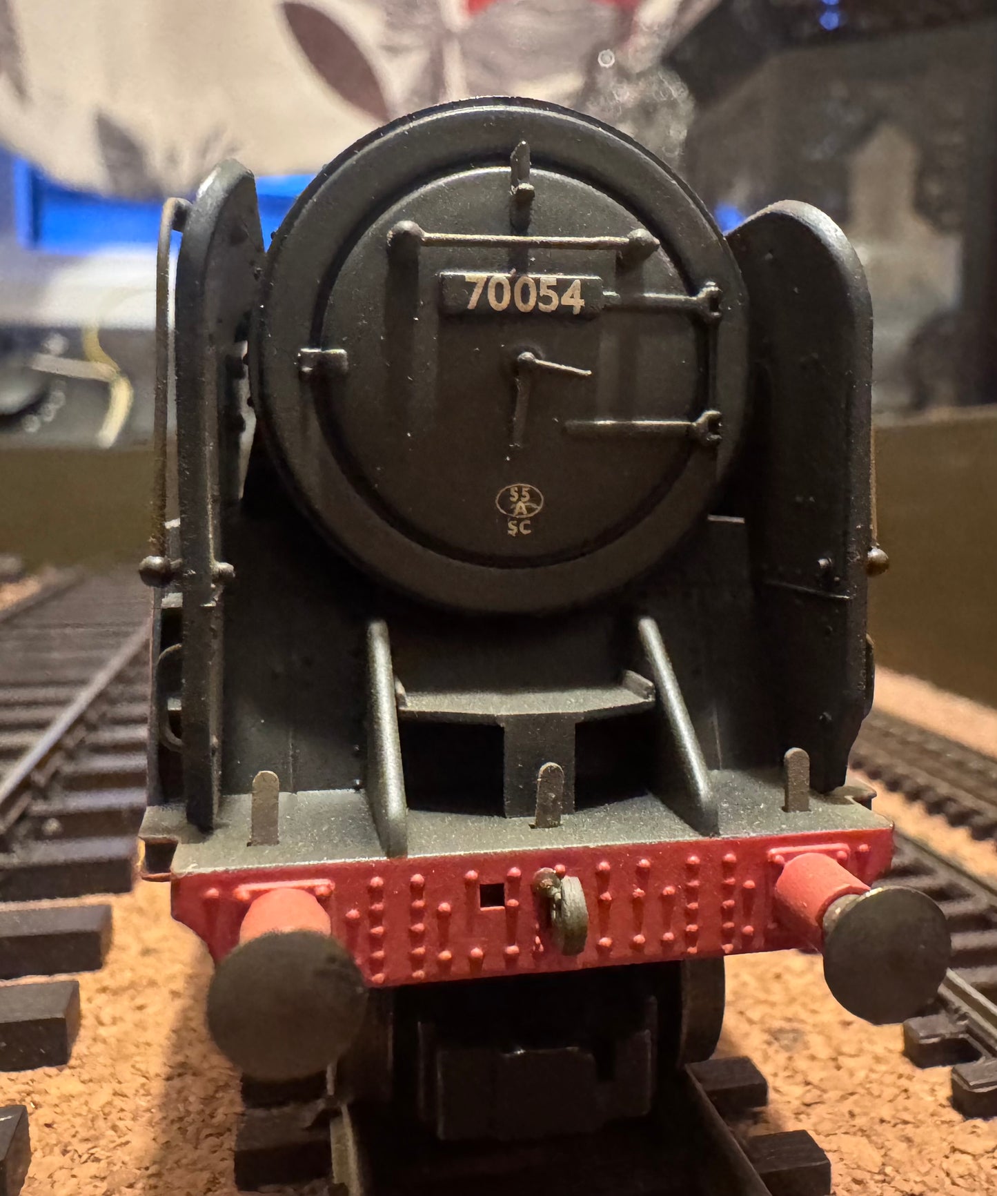 Hornby R2329M (OO) The Thames-Clyde Express, Train Pack. Special Edition No.1452 of 1500.
