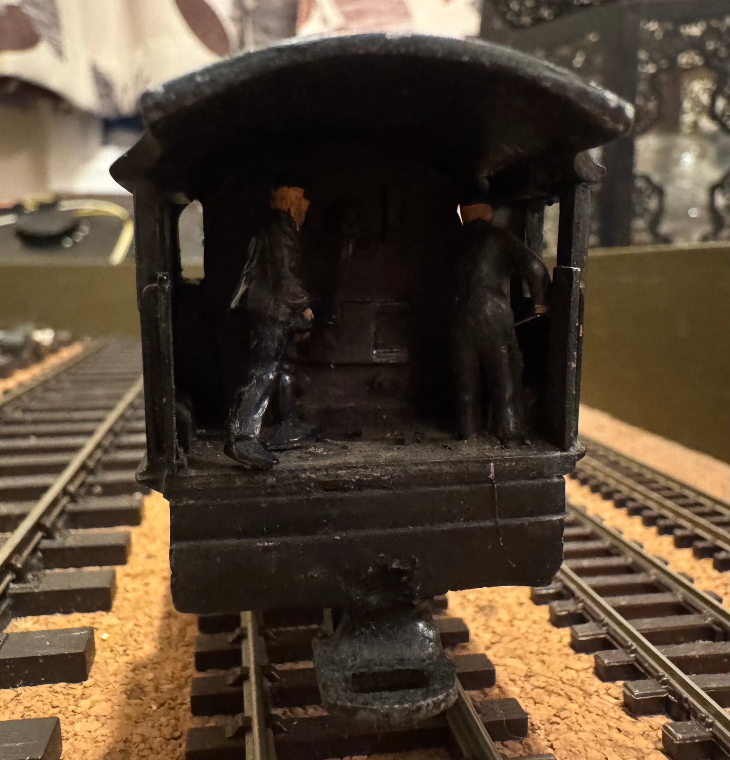 Cornard / Jouef (OO) Ex War Department / LNER O7 No.90062 in Weathered British Railway Black.