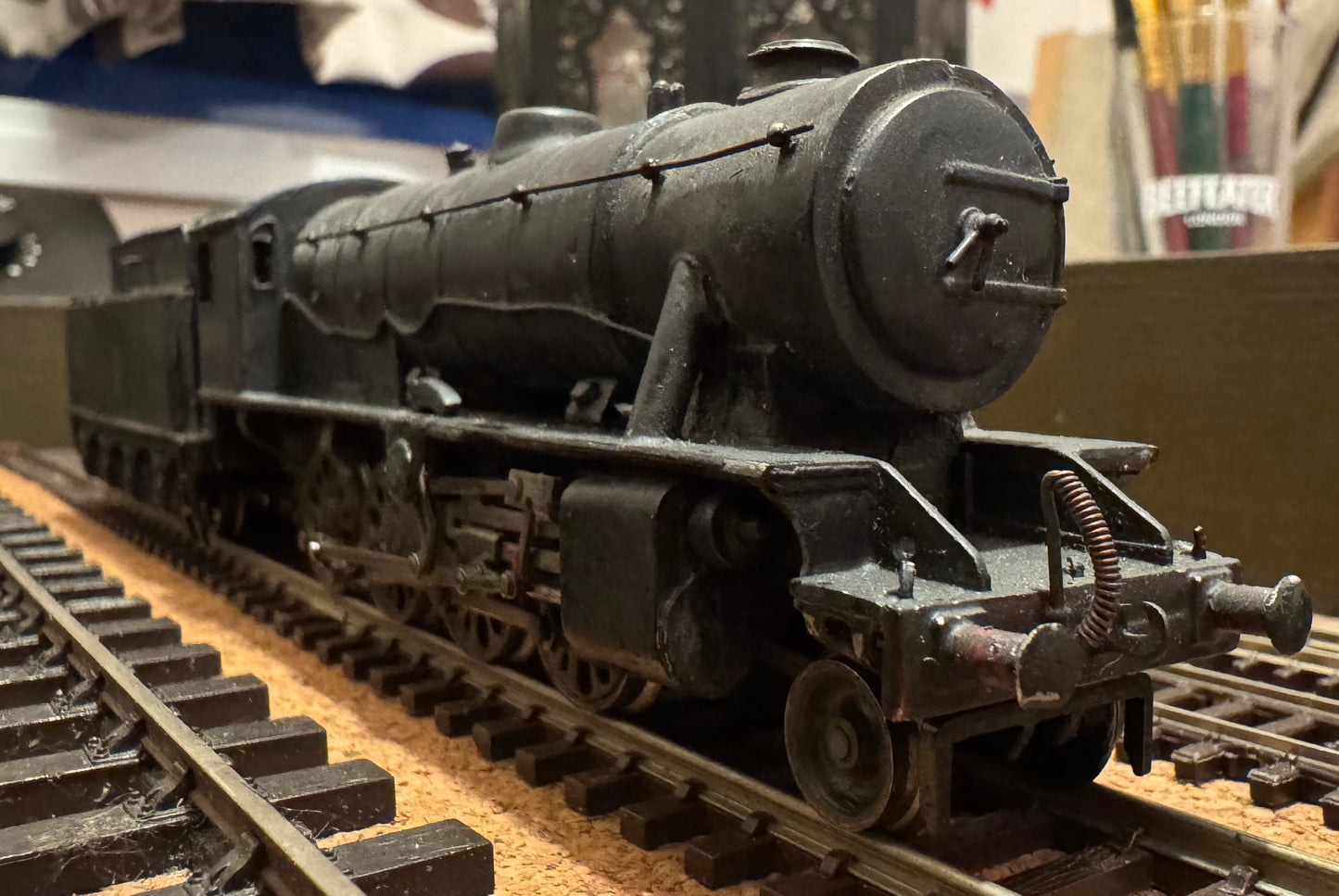 Cornard / Jouef (OO) Ex War Department / LNER O7 No.90062 in Weathered British Railway Black.