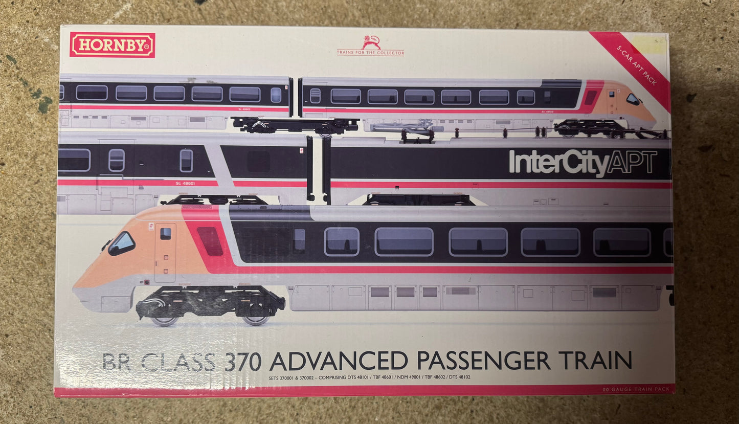 Hornby 30104 (OO) British Rail Class 370, Advanced Passenger Train No.370002 in BR Intercity livery, 5 car set. DCC Ready