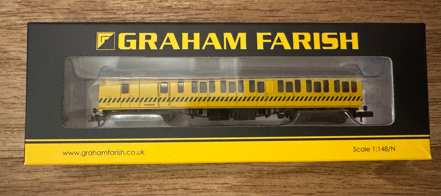 Graham Farish 374-314 (N Gauge) British Railways 57ft MK1 Suburban, Brake Second No.ADB963952 In British Rail Departmental Yellow and Black