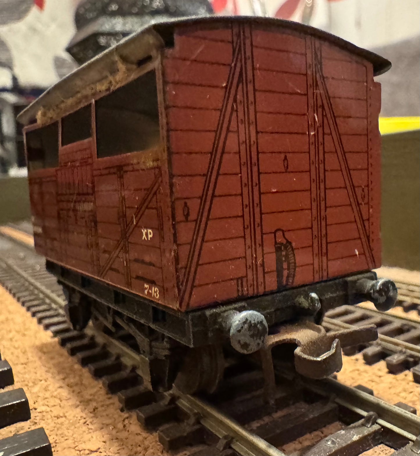 Hornby Dublo 32020 (OO) British Railways 8ton Cattle Van No.893344 in BR Bauxite livery.