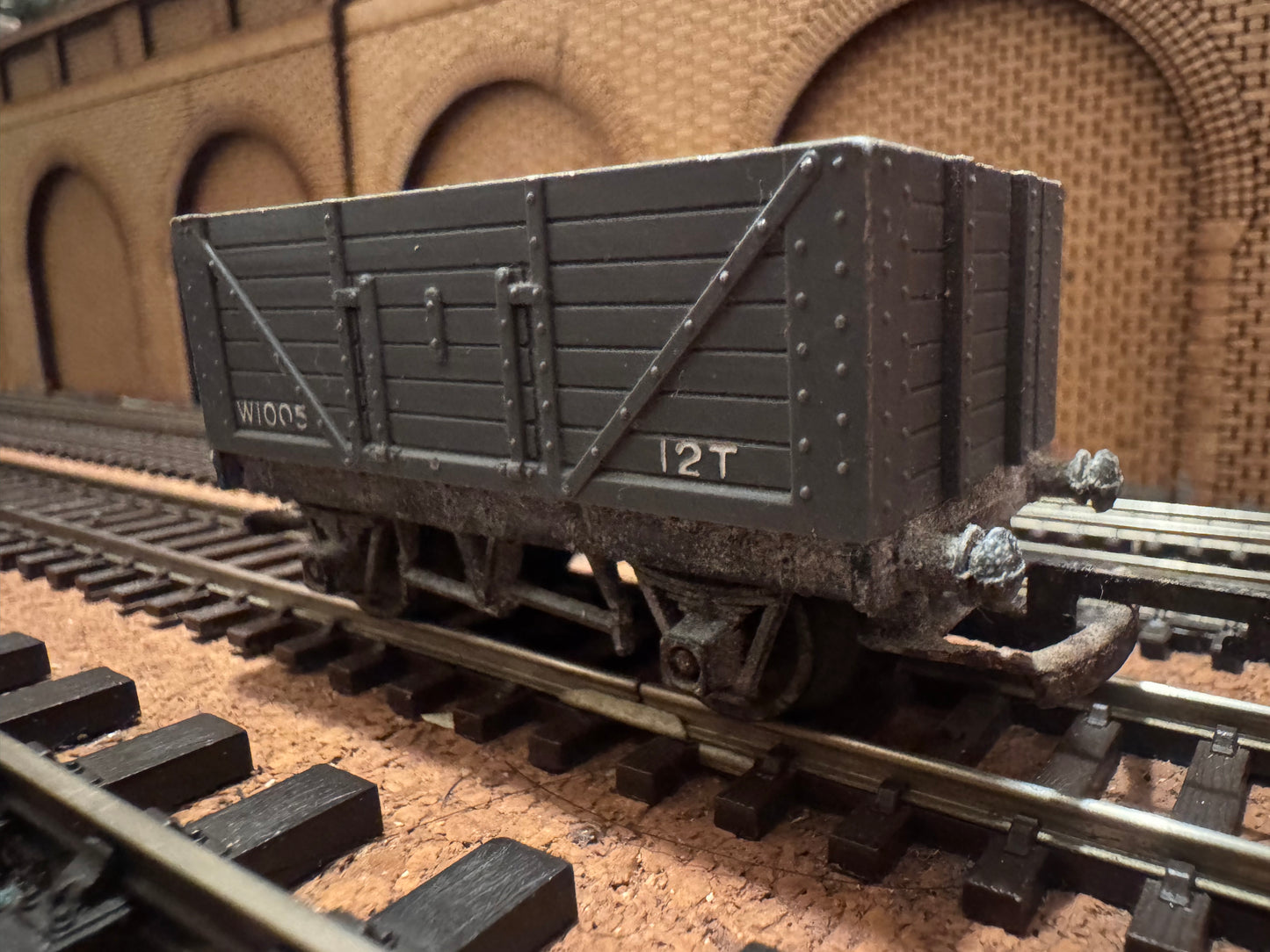 Tri-ang R13 (OO) British Railways 12T Severn Plank Open Wagon No.W1005