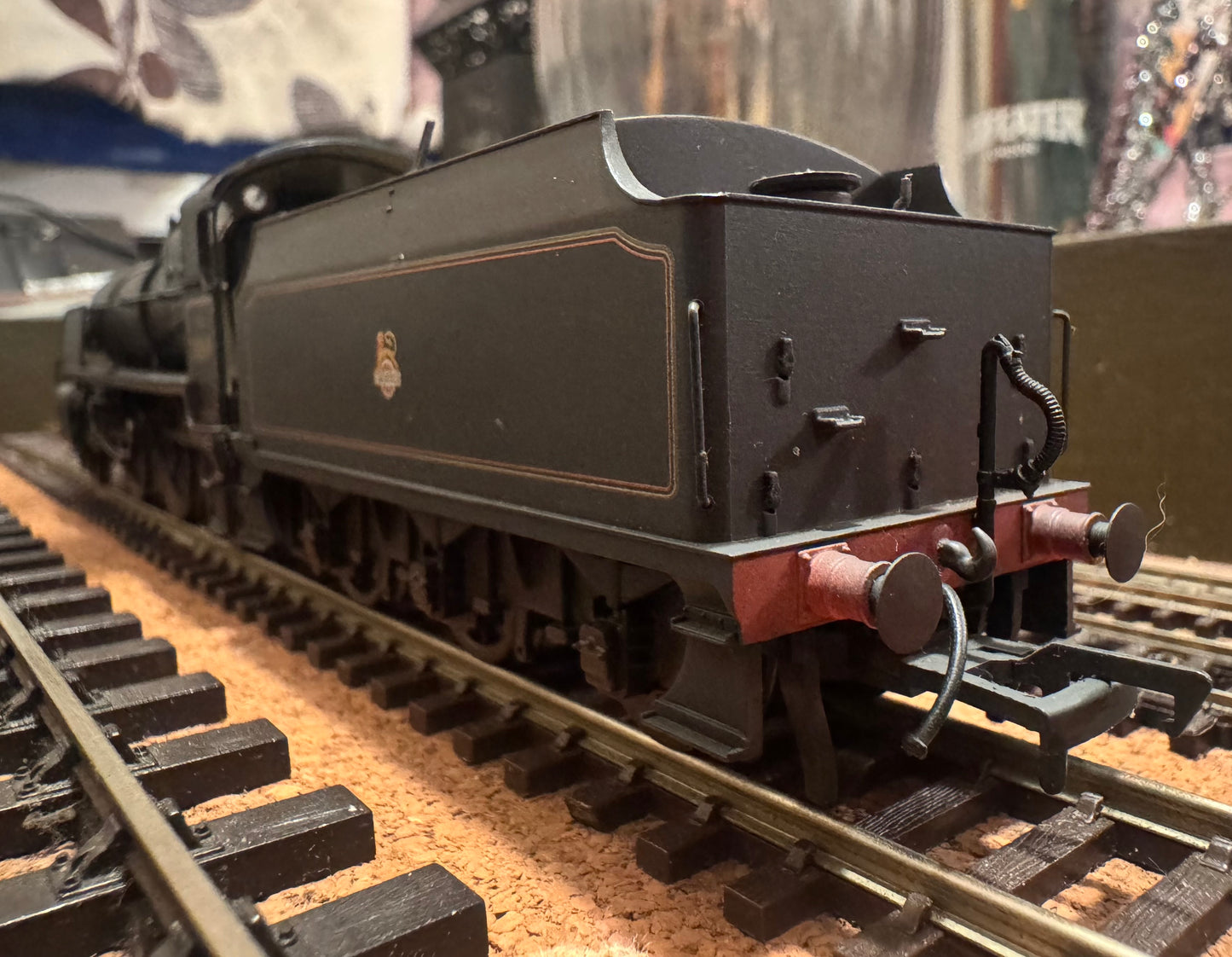 Bachmann 32-165DC (OO) Ex SR, Maunsell N Class ‘Mongolipers’ No.31869 in Weathered British Railways Lined Black, (Shed Code 75B, Redhill Depot). DCC Fitted