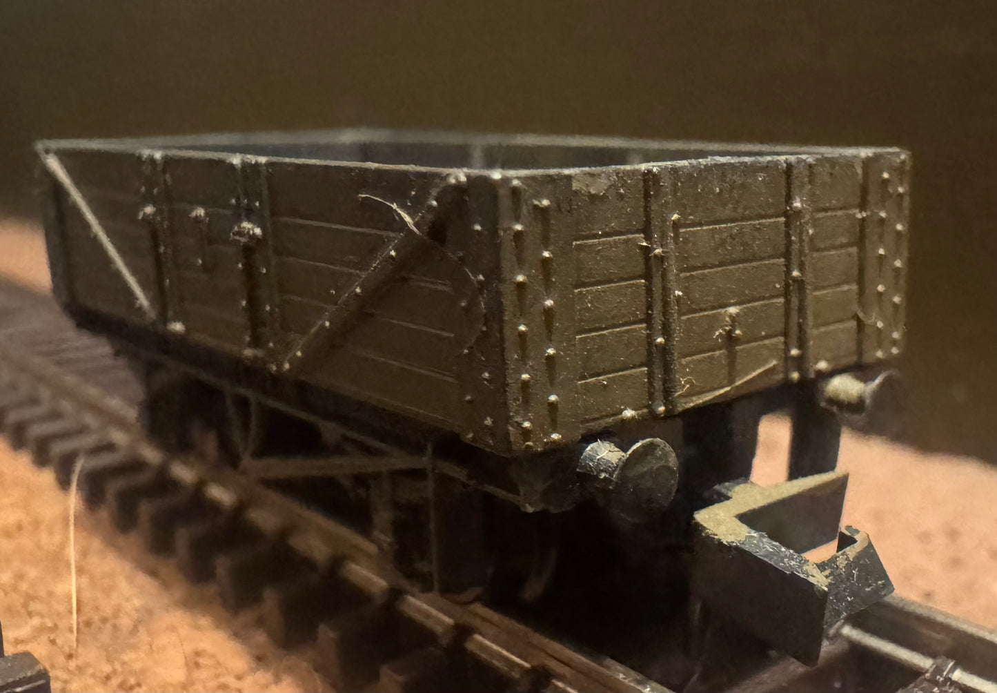 Peco KNR-40 (N Gauge), Unbranded and Unnumbered Five Plank Open Wagon.