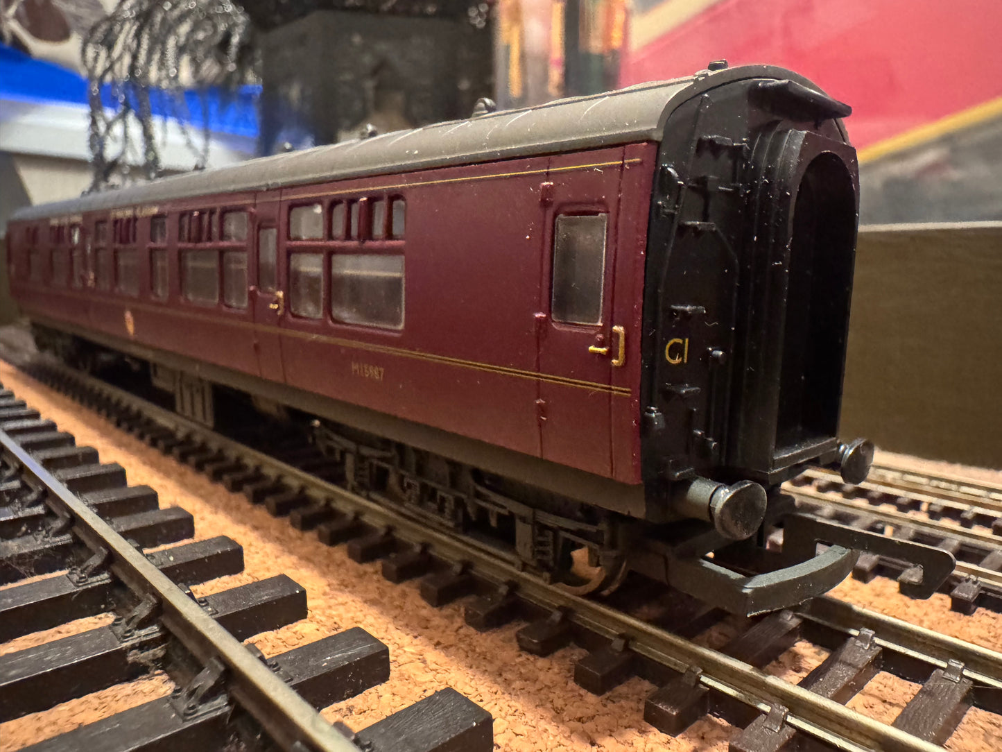 Hornby R2329M (OO) The Thames-Clyde Express, Train Pack. Special Edition No.1452 of 1500.