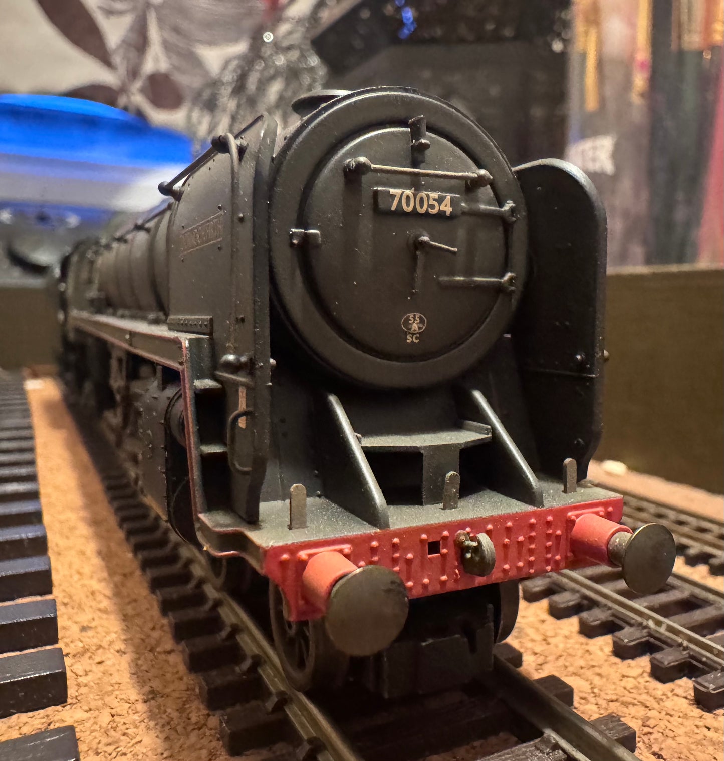 Hornby R2329M (OO) The Thames-Clyde Express, Train Pack. Special Edition No.1452 of 1500.