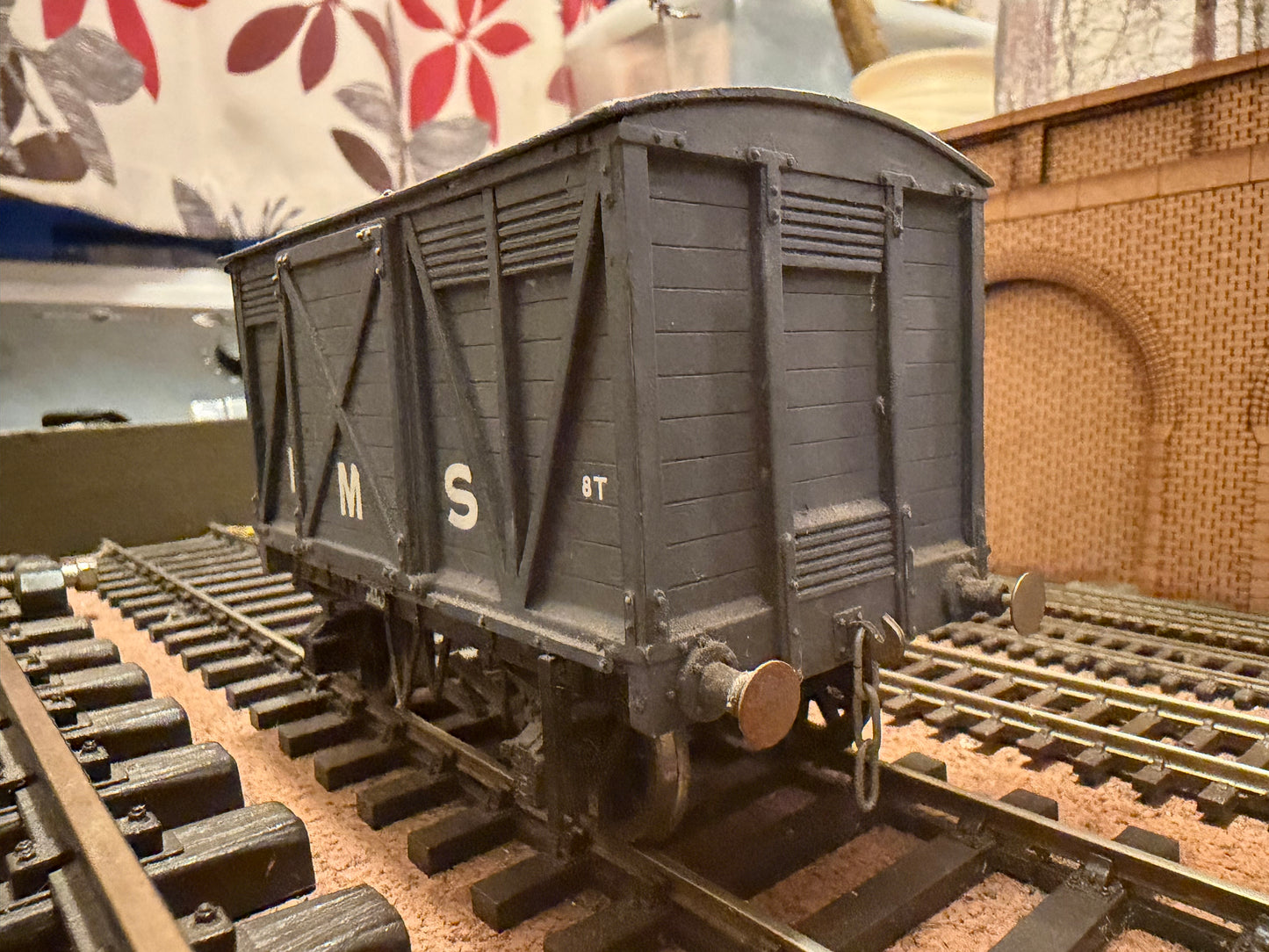 Slaters (O Gauge) Ex MR, 8T Van in London Midland & Scottish Railway Livery