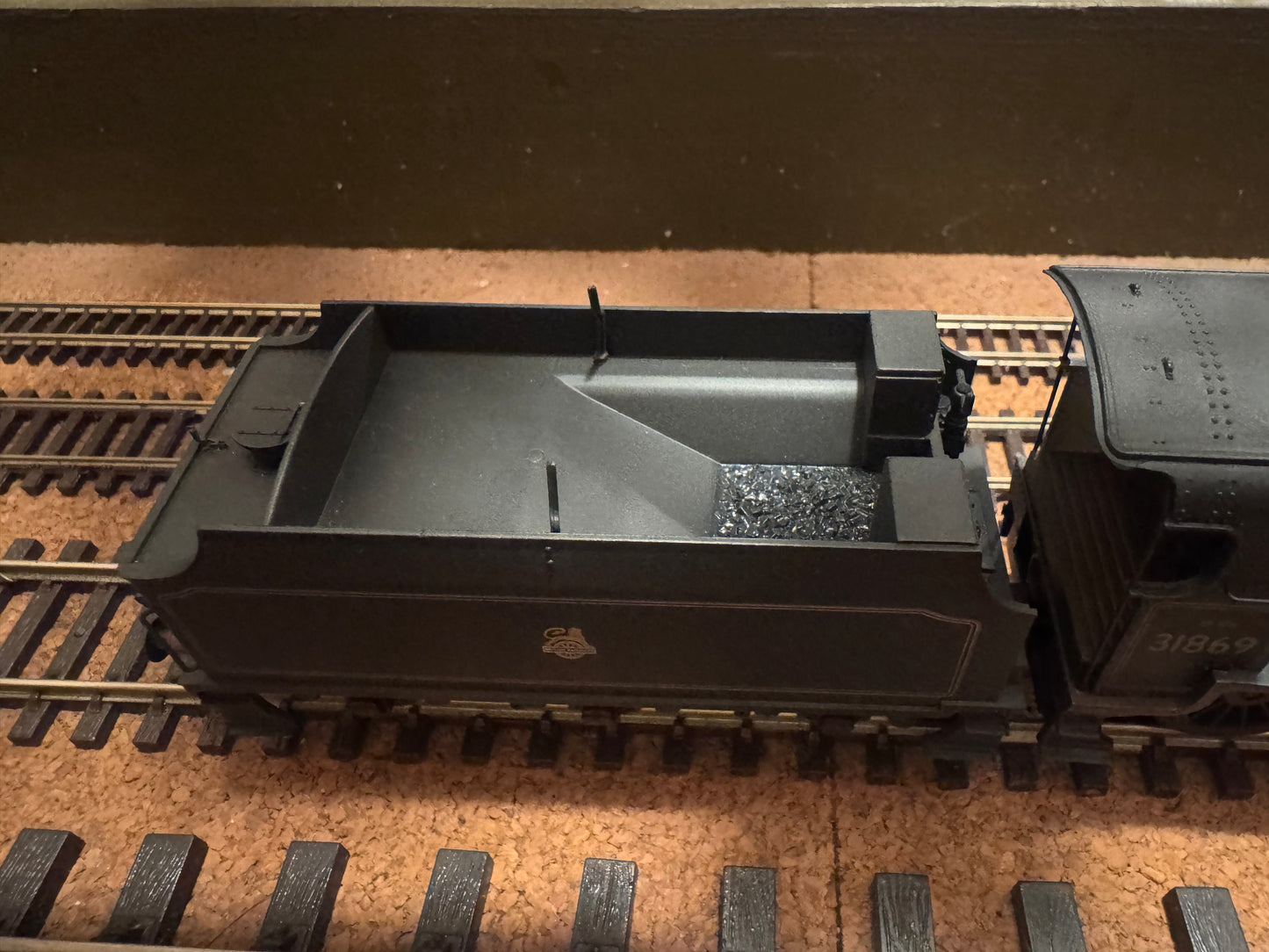Bachmann 32-165DC (OO) Ex SR, Maunsell N Class ‘Mongolipers’ No.31869 in Weathered British Railways Lined Black, (Shed Code 75B, Redhill Depot). DCC Fitted