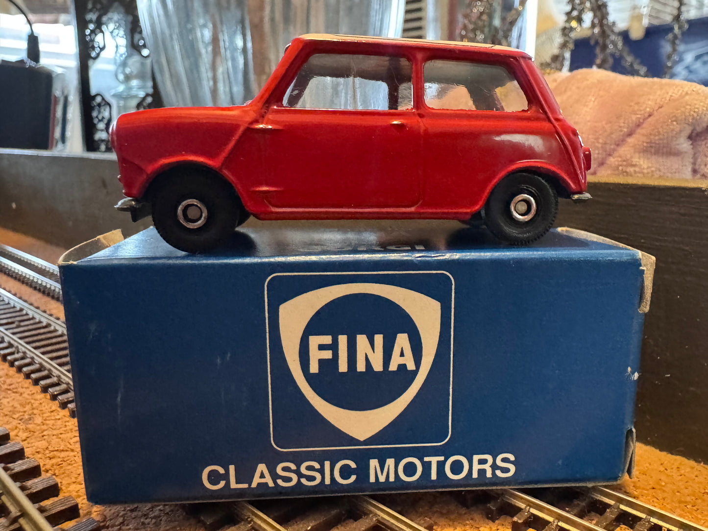 Corgi / FINA (O / 1:43) Austin Mini with FINA branding.