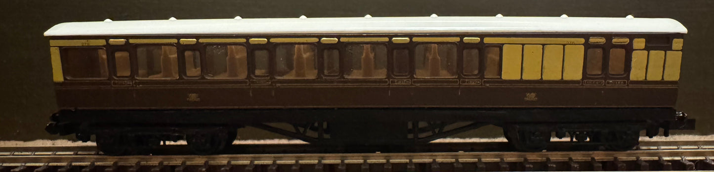 Graham Farish No. 0614 (N Gauge) Great Western Railway, 57ft Composite Brake Suburban No.276 in GWR Chocolate & Cream.