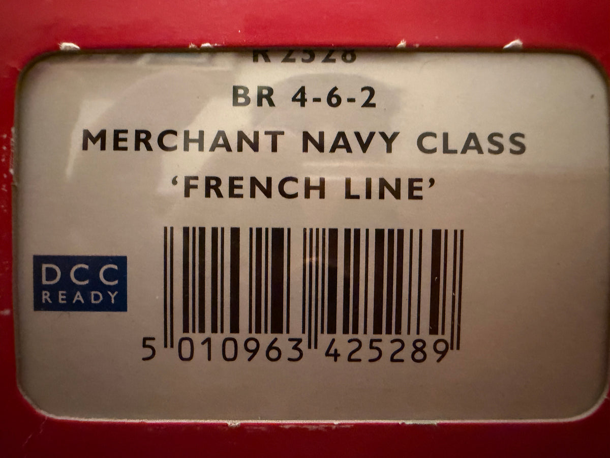 Hornby R2528 (OO) Ex SR, Rebuilt Merchant Navy No.35019 “French Line” in British Railways Lined Passenger Green. (Shed Code 70A, Nine Elms Depot)
