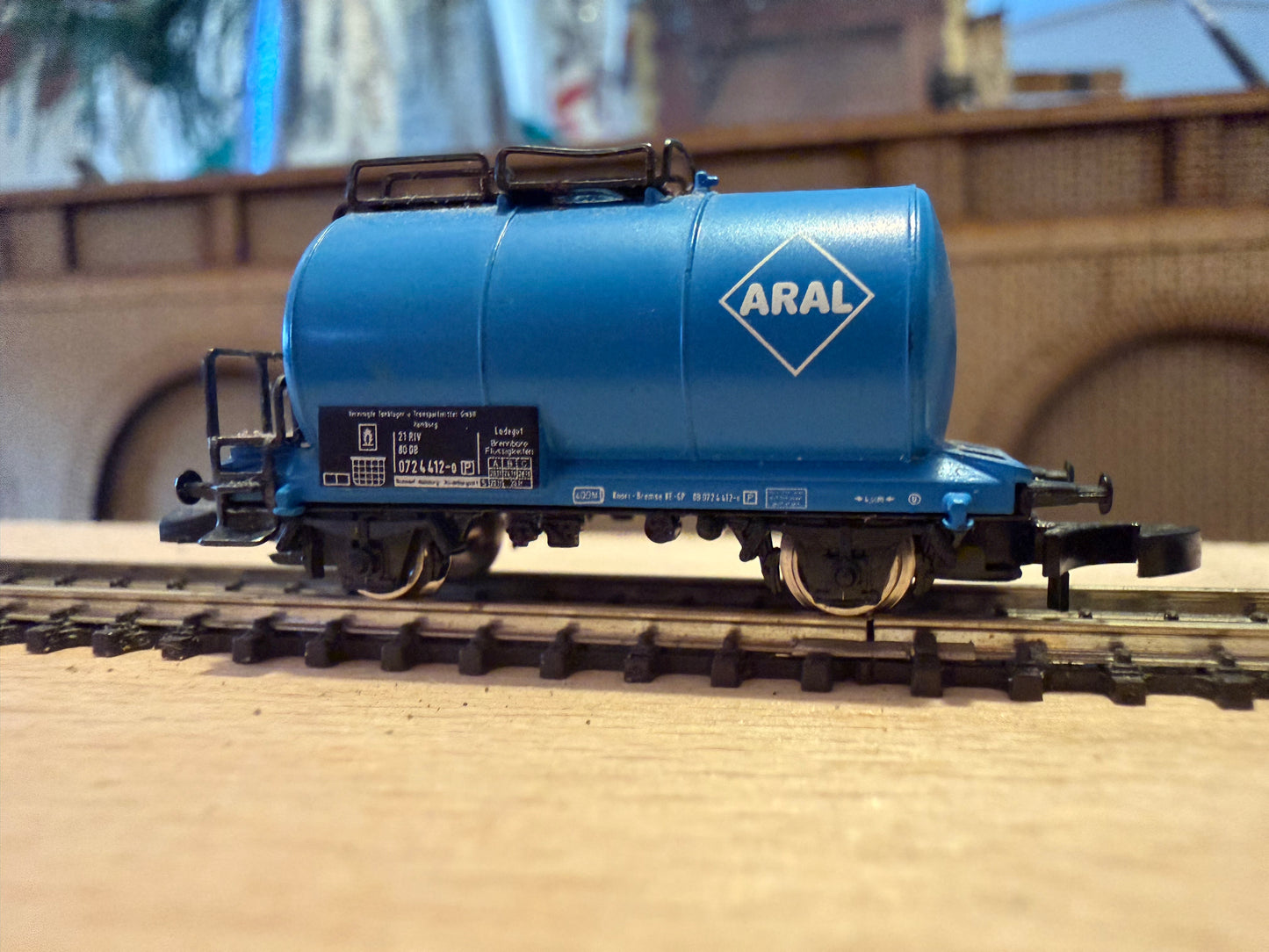 Marklin 8613 (Z) Deutscher bahn, Aral Tank Wagon No.072 6 412-0